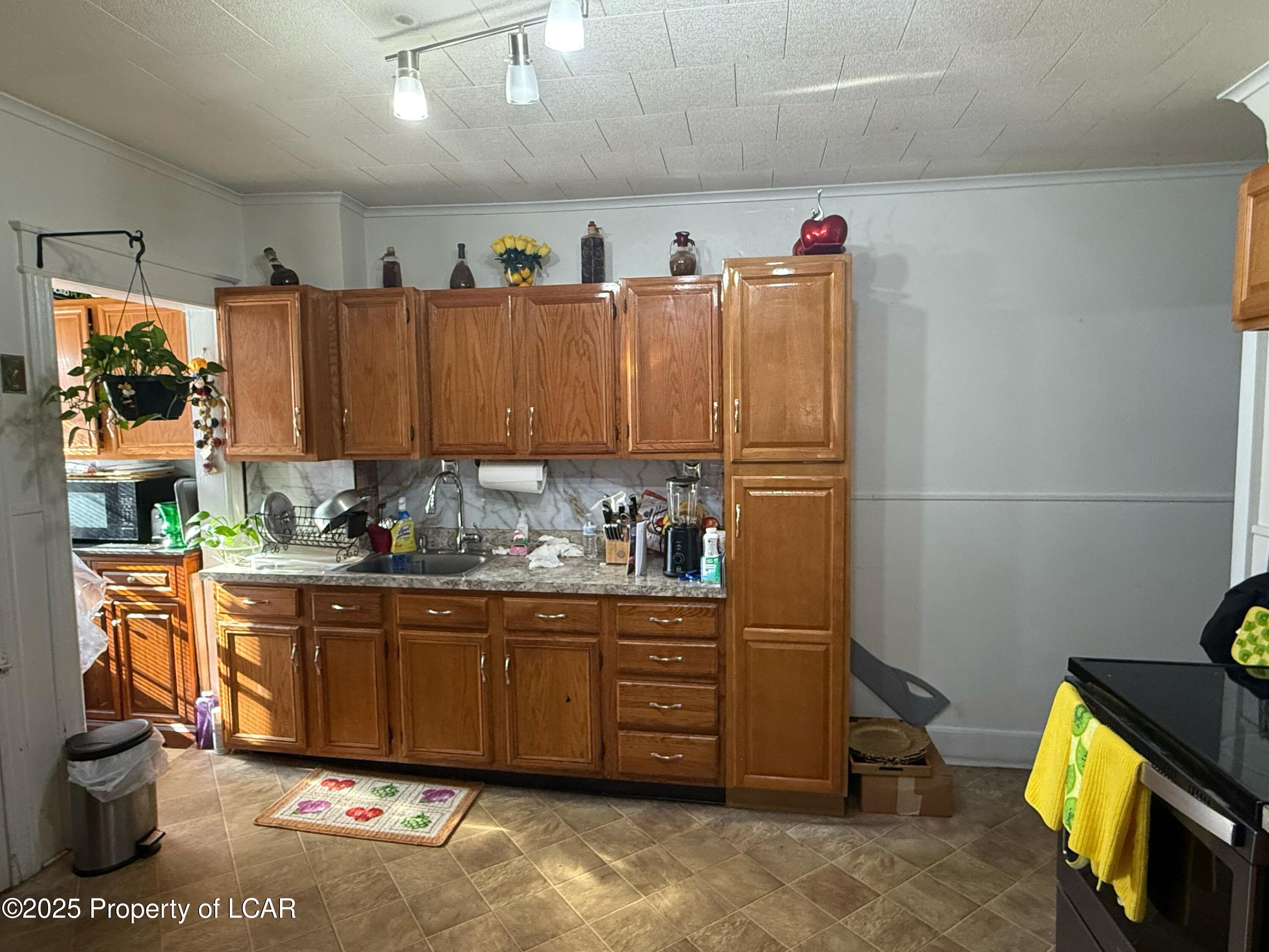 590 NE Locust Street, Hazleton, Pennsylvania image 4