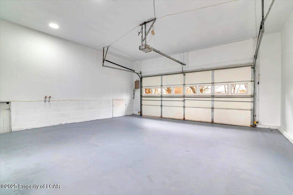 1075 S James Street, Hazle Twp, Texas image 41