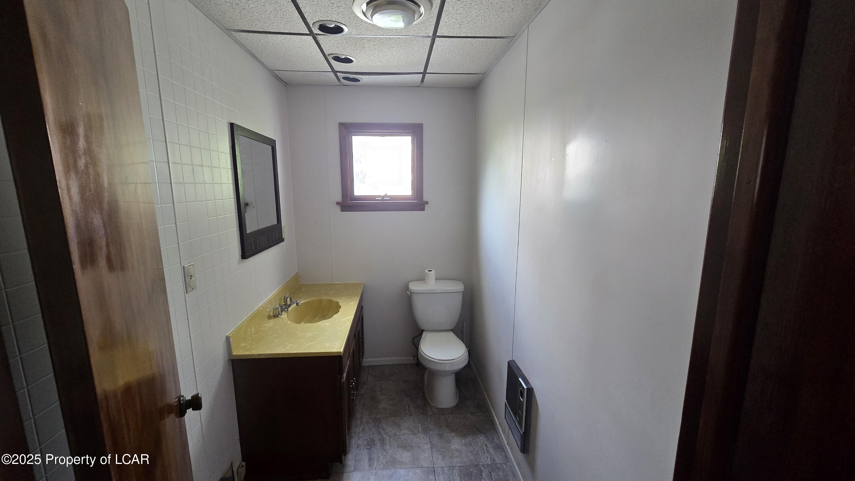 Wilkes-Barre, Pennsylvania 18702, United States, 3 Bedrooms Bedrooms, ,2 BathroomsBathrooms,Residential,Pending,210098