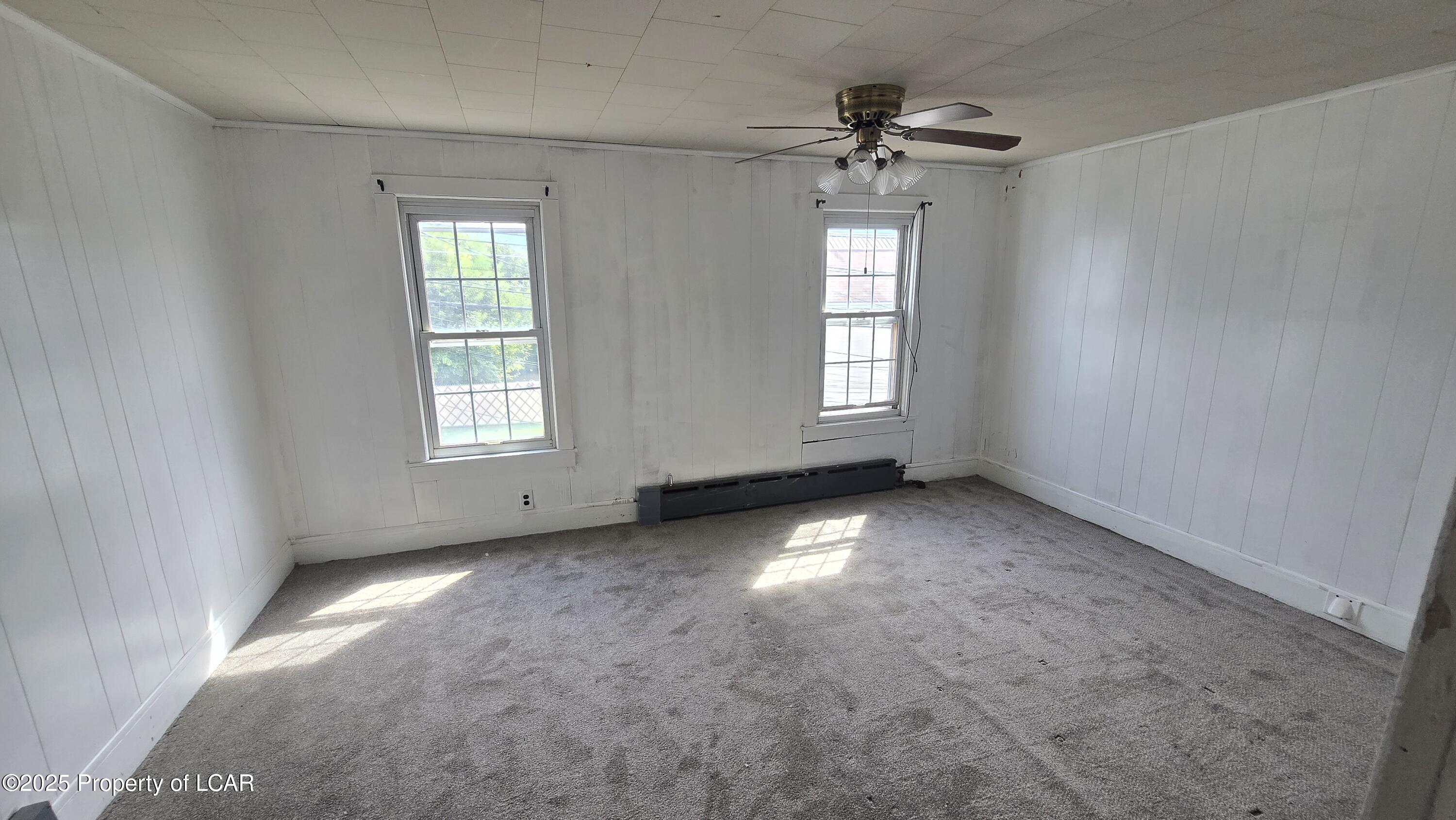 Wilkes-Barre, Pennsylvania 18702, United States, 3 Bedrooms Bedrooms, ,2 BathroomsBathrooms,Residential,Pending,210098