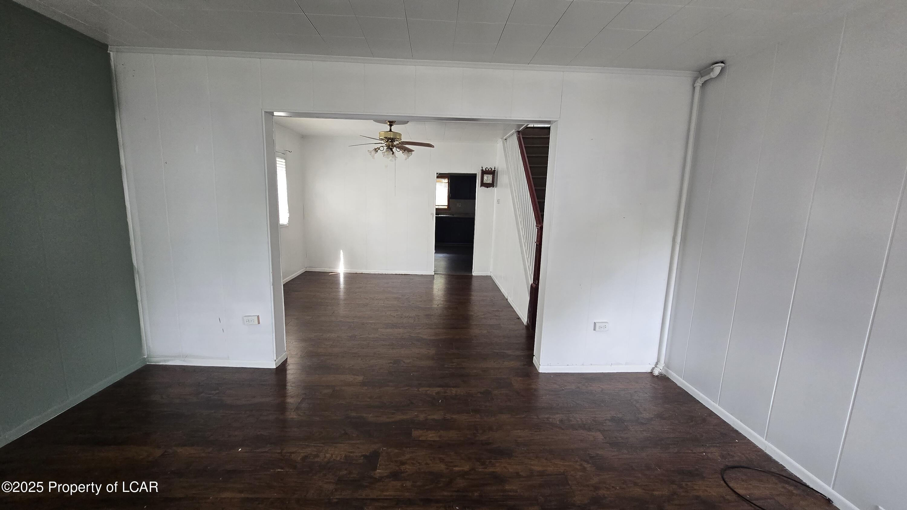 Wilkes-Barre, Pennsylvania 18702, United States, 3 Bedrooms Bedrooms, ,2 BathroomsBathrooms,Residential,Pending,210098