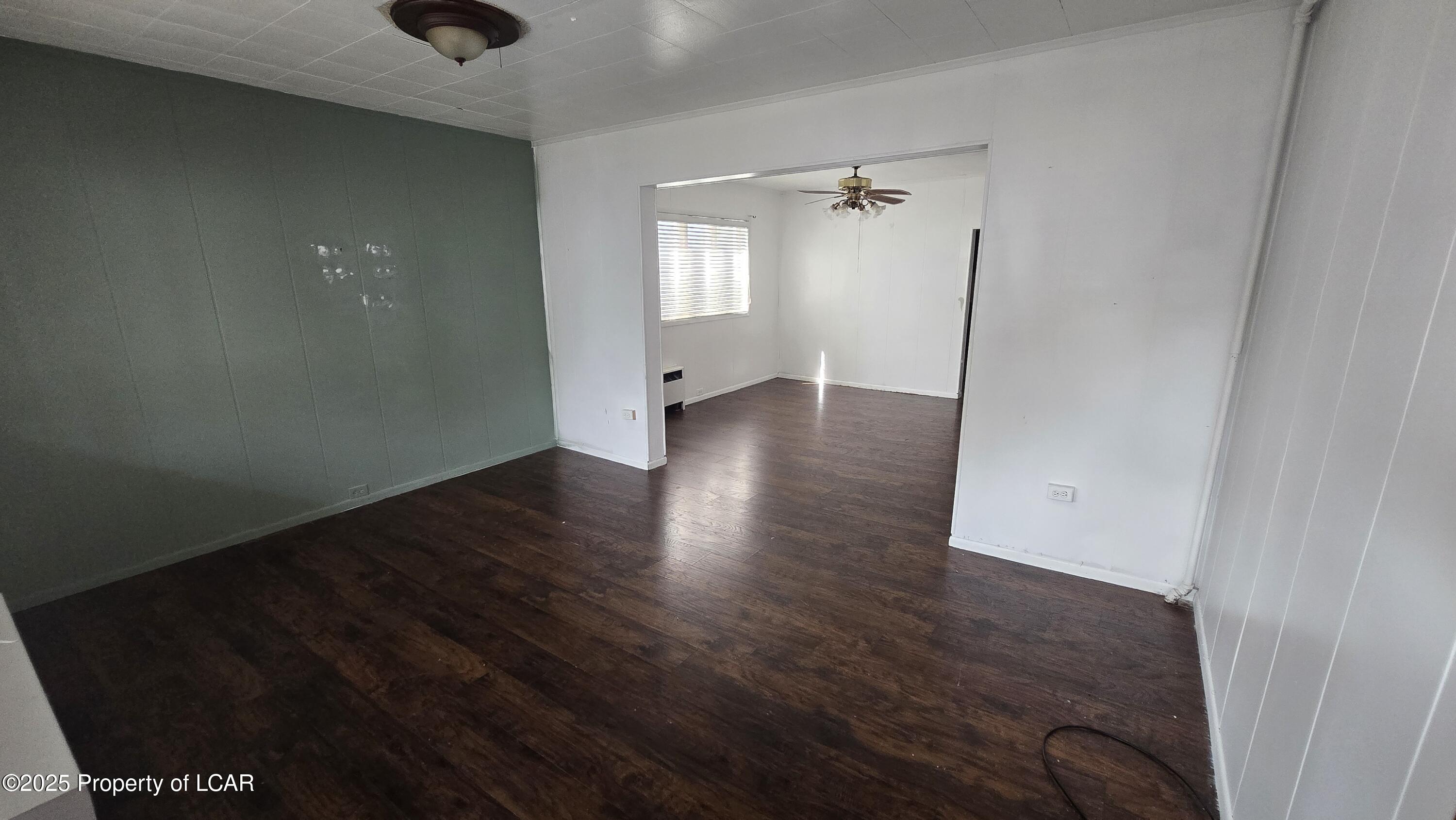 Wilkes-Barre, Pennsylvania 18702, United States, 3 Bedrooms Bedrooms, ,2 BathroomsBathrooms,Residential,Pending,210098