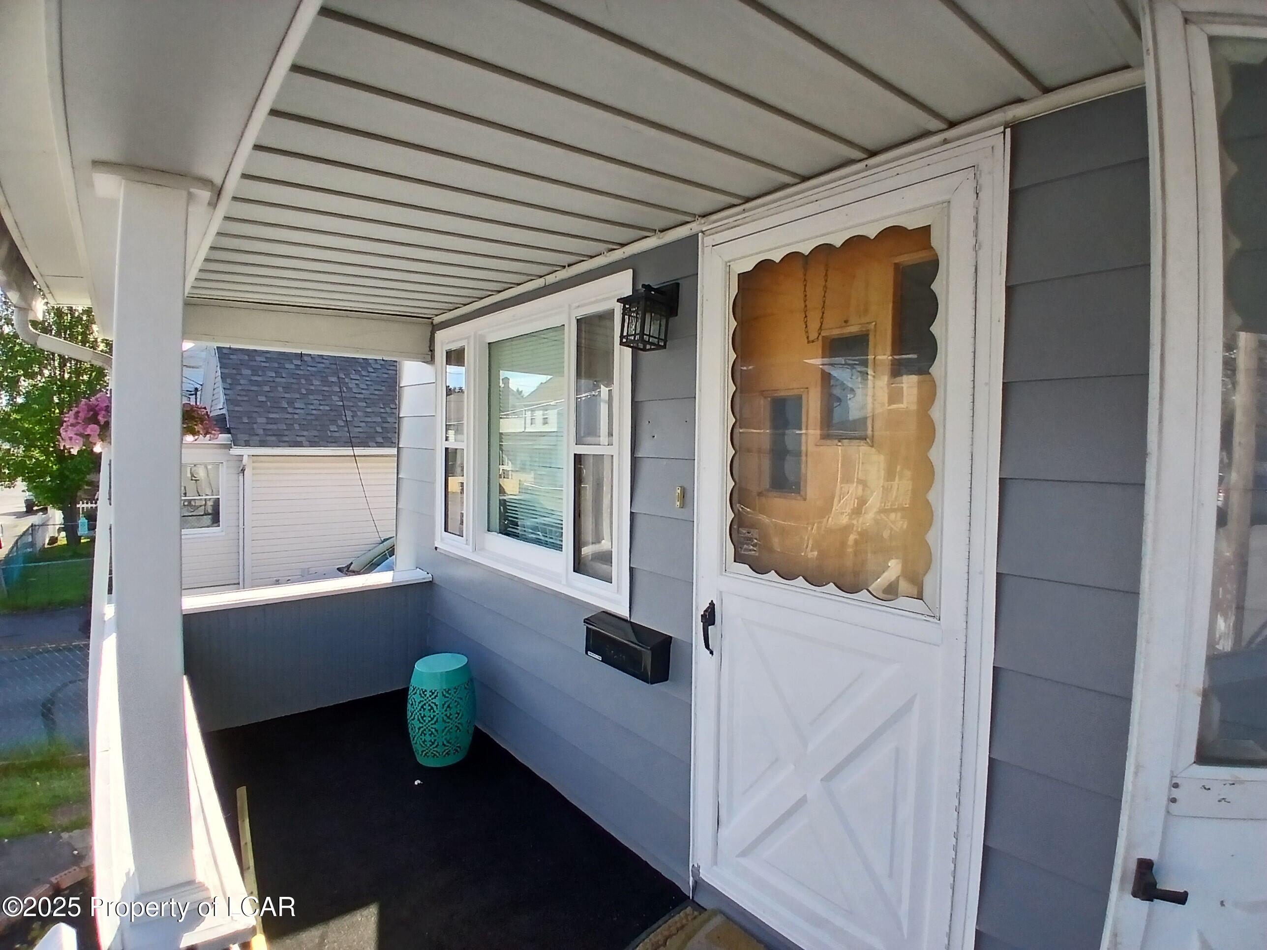 623 W Green Street, Hazle Twp, Idaho image 3