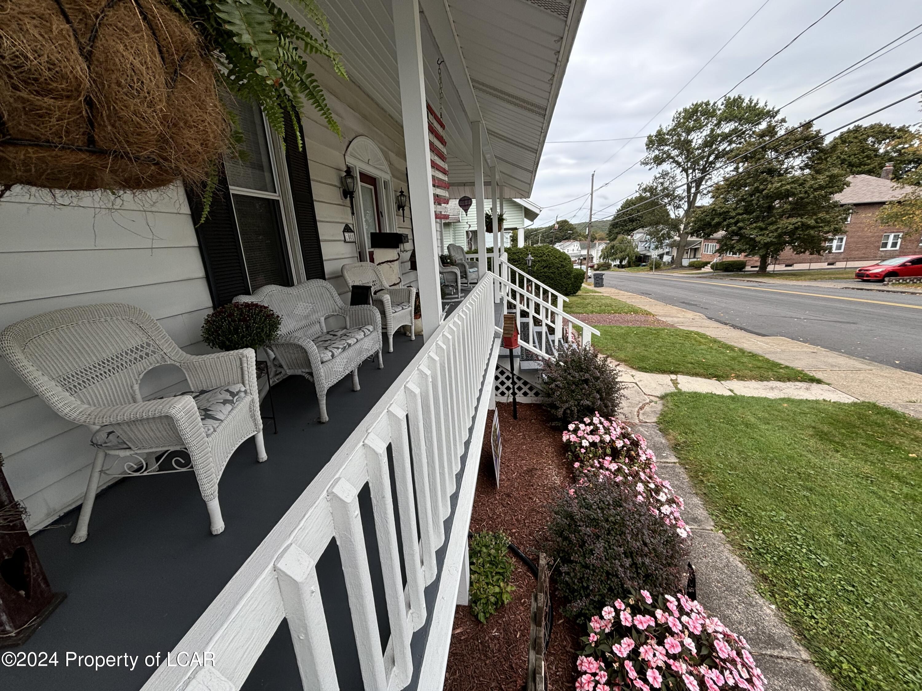 1008 S Birkbeck Street, Freeland, Pennsylvania image 5