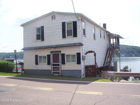 Homes For Sale - 1718 Lakeside Drive<br/> Harveys Lake, PA 18618