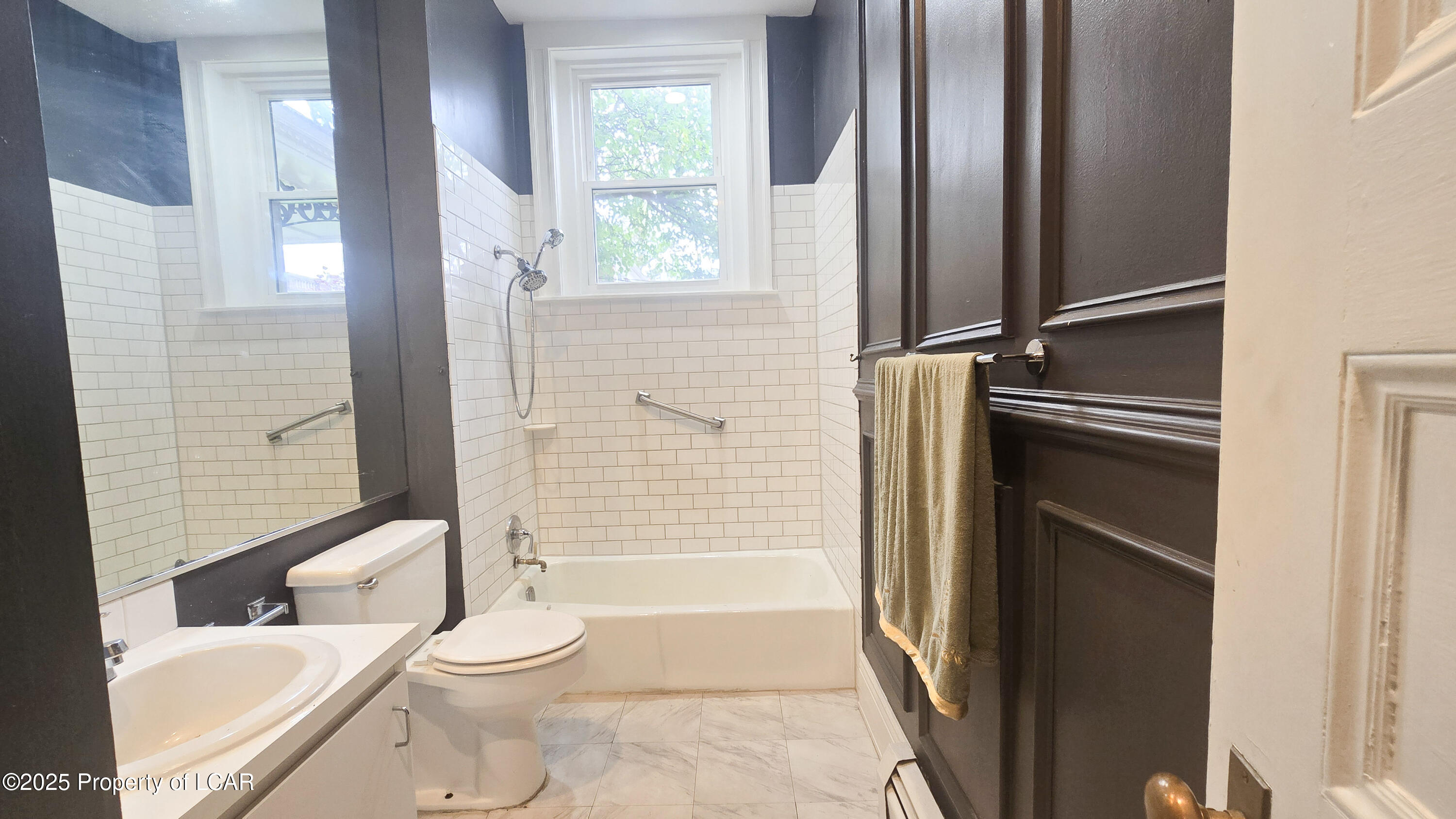 Wilkes-Barre, Pennsylvania 18701, United States, 2 Bedrooms Bedrooms, ,1 BathroomBathrooms,Residential,Active,224095