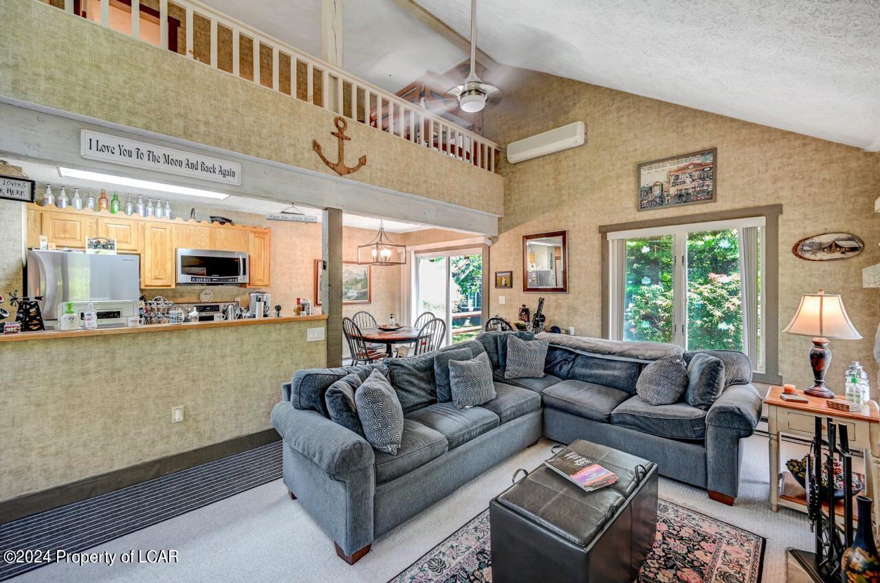 16 N Freestyle Ave, Lake Harmony, Pennsylvania image 11
