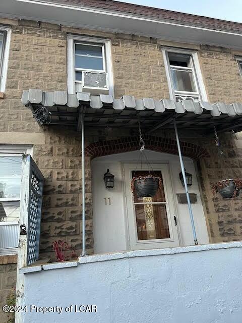 11 Arbutus Street, Hazleton, Pennsylvania image 2