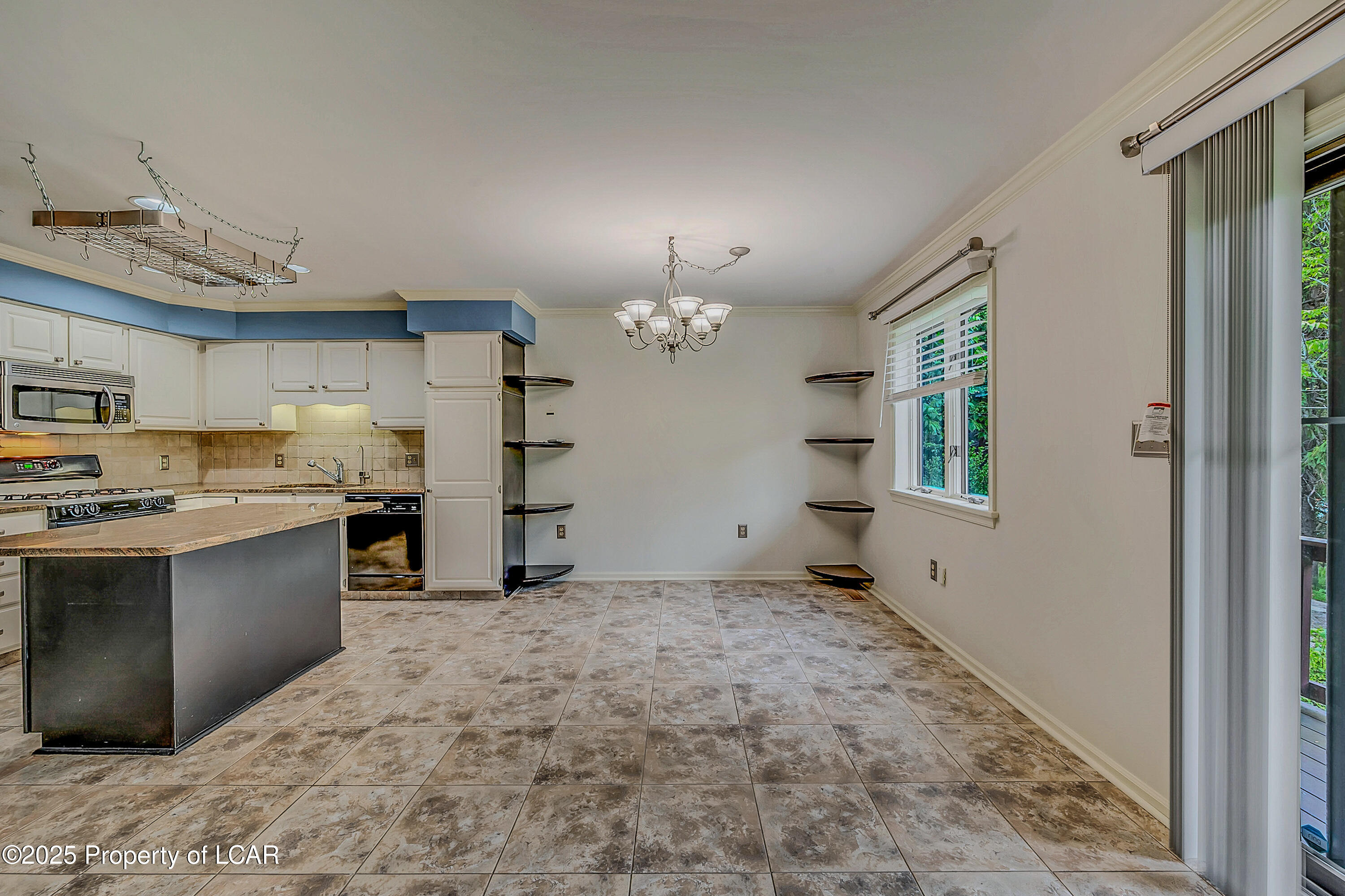 222 Hillside, Dallas, Alaska image 17