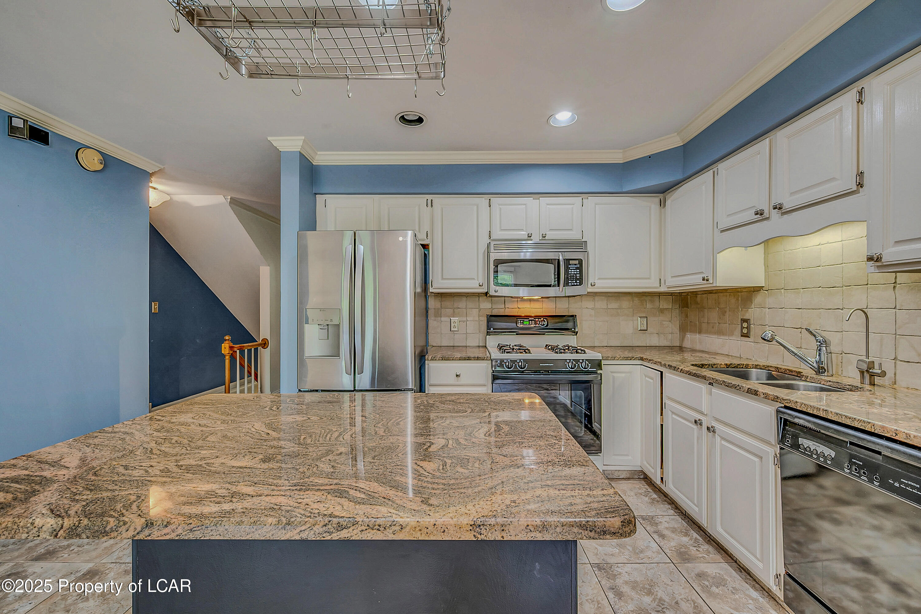 222 Hillside, Dallas, Alaska image 18
