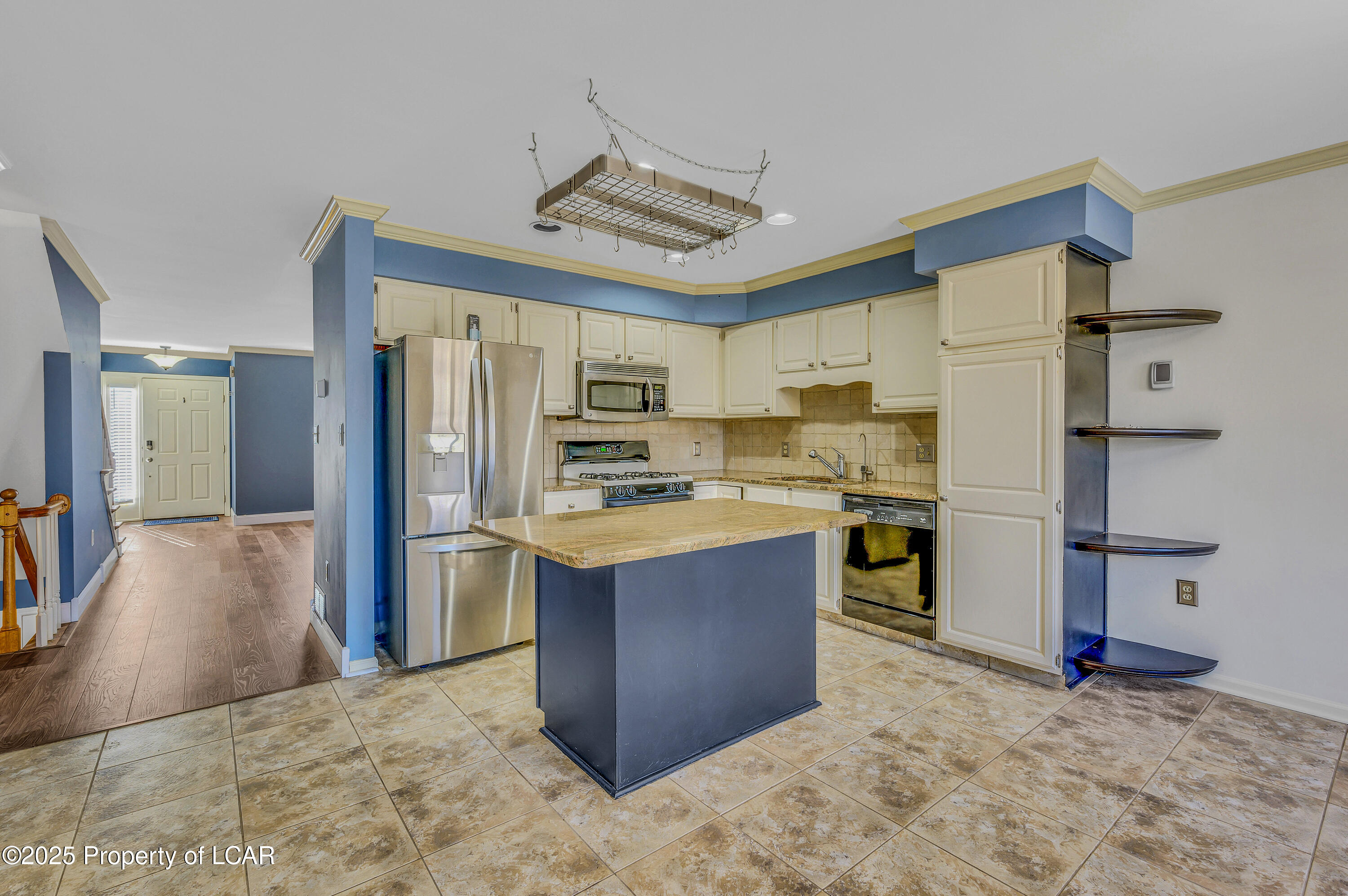 222 Hillside, Dallas, Alaska image 9
