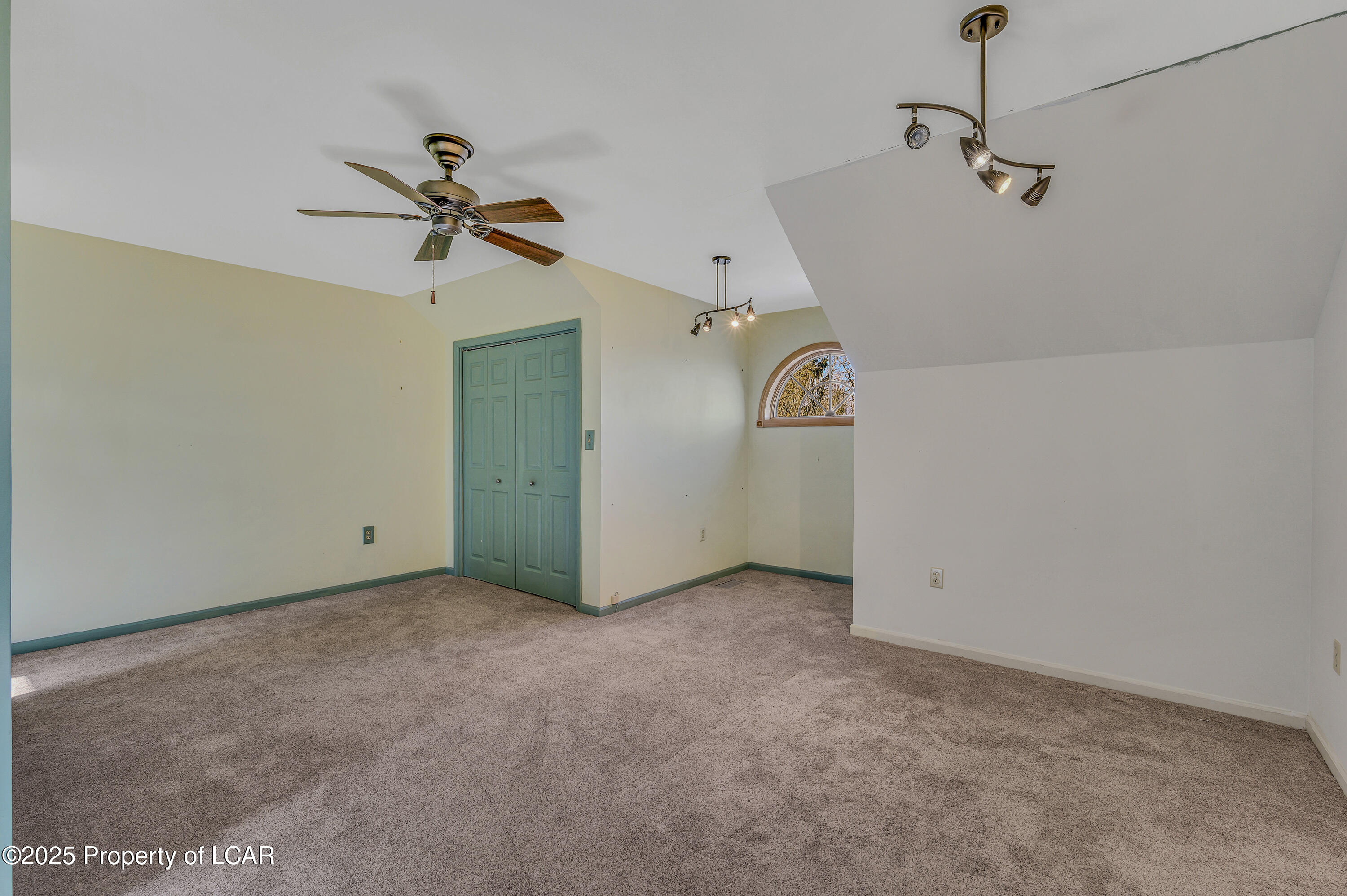 222 Hillside, Dallas, Alaska image 32