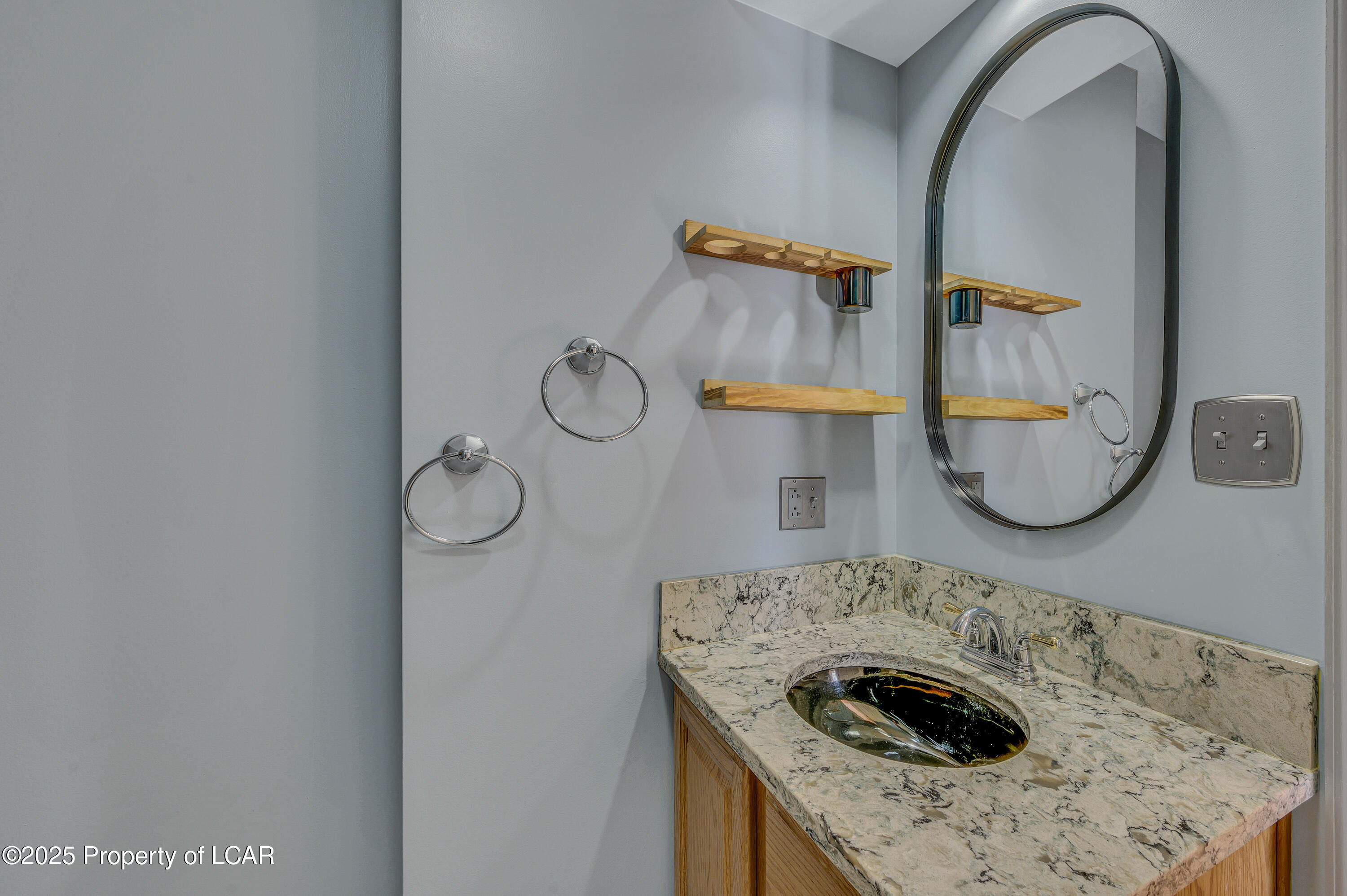 222 Hillside, Dallas, Alaska image 23