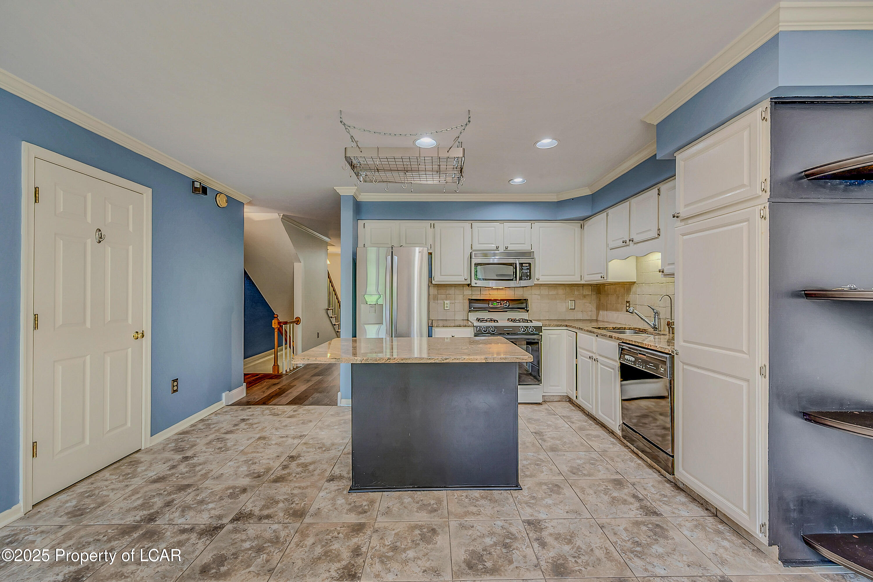 222 Hillside, Dallas, Alaska image 16