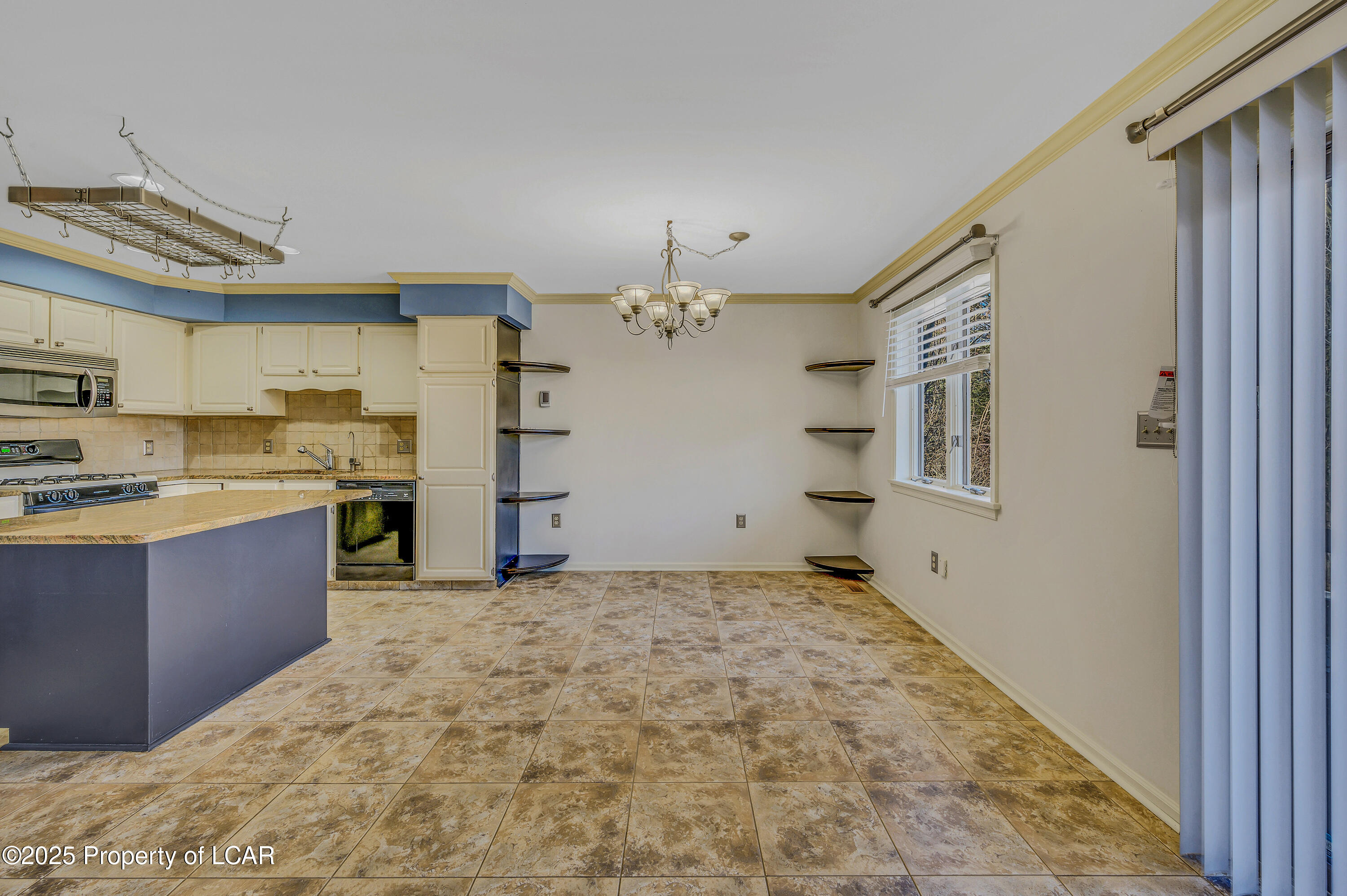 222 Hillside, Dallas, Alaska image 12