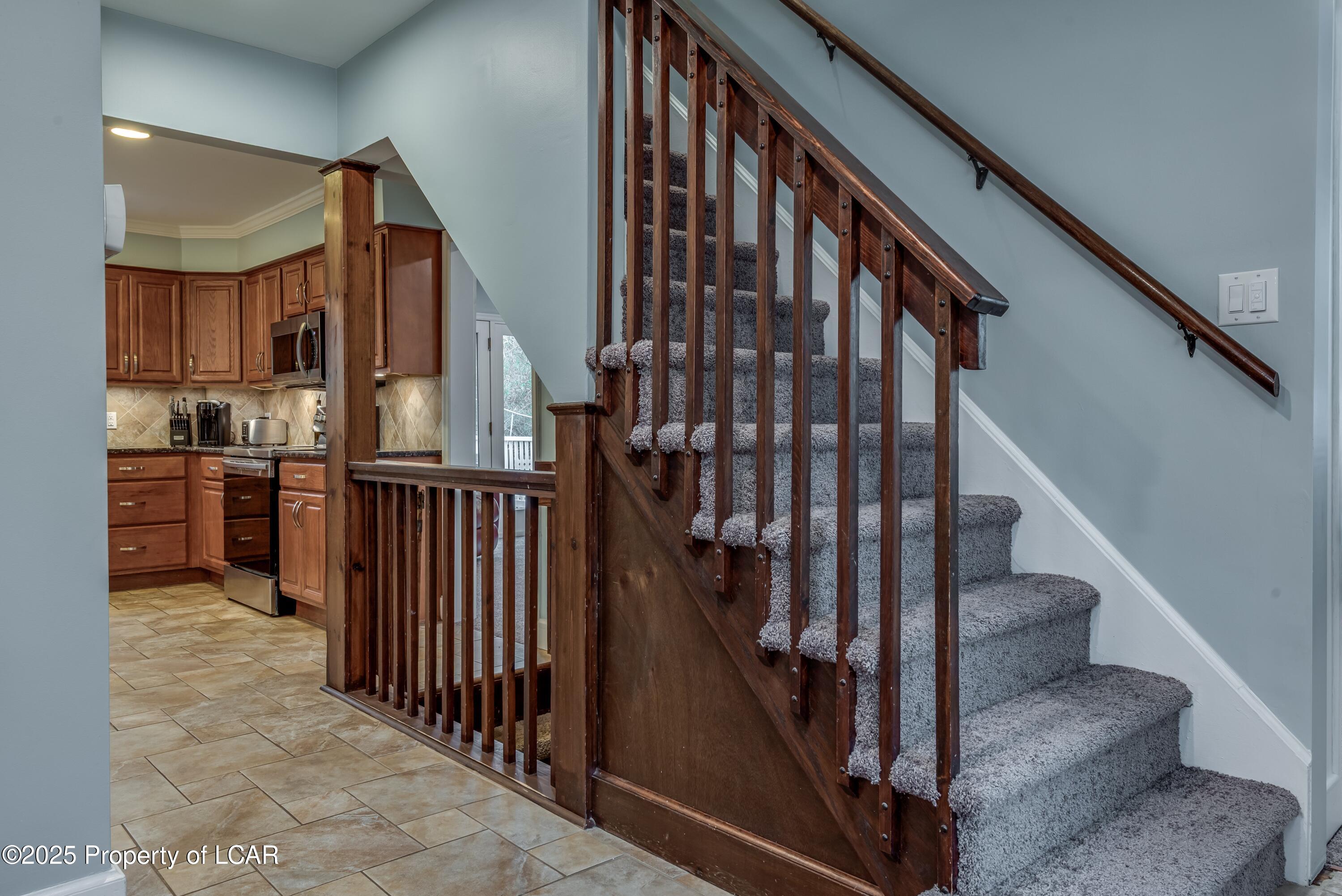59 Fox Hollow Drive, Dallas, Pennsylvania image 11