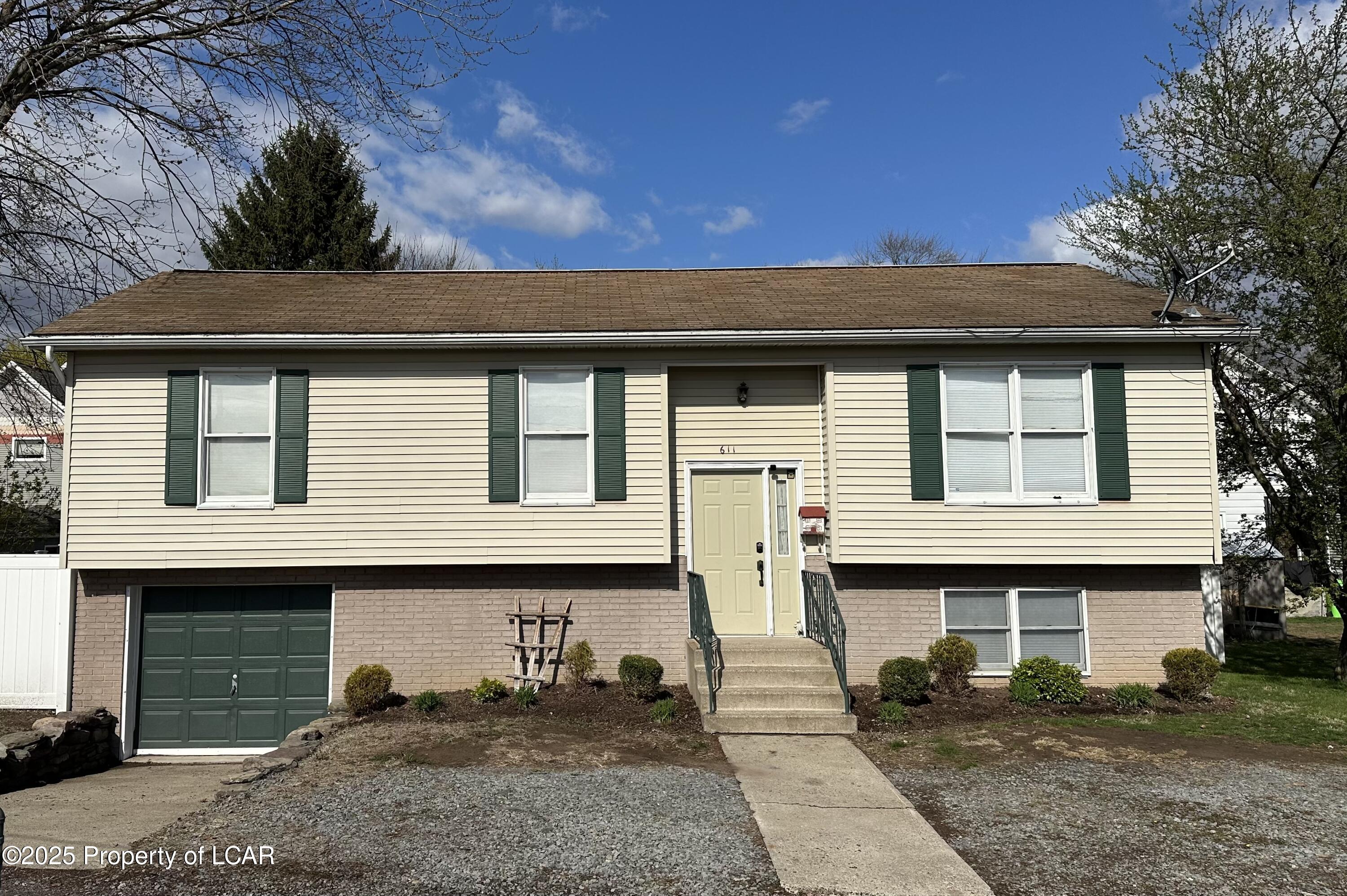 611 E Dennison Street, West Pittston, Texas image 1