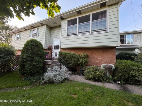 Homes For Sale - 853 Hanover Court<br/> Hazleton, PA 18201