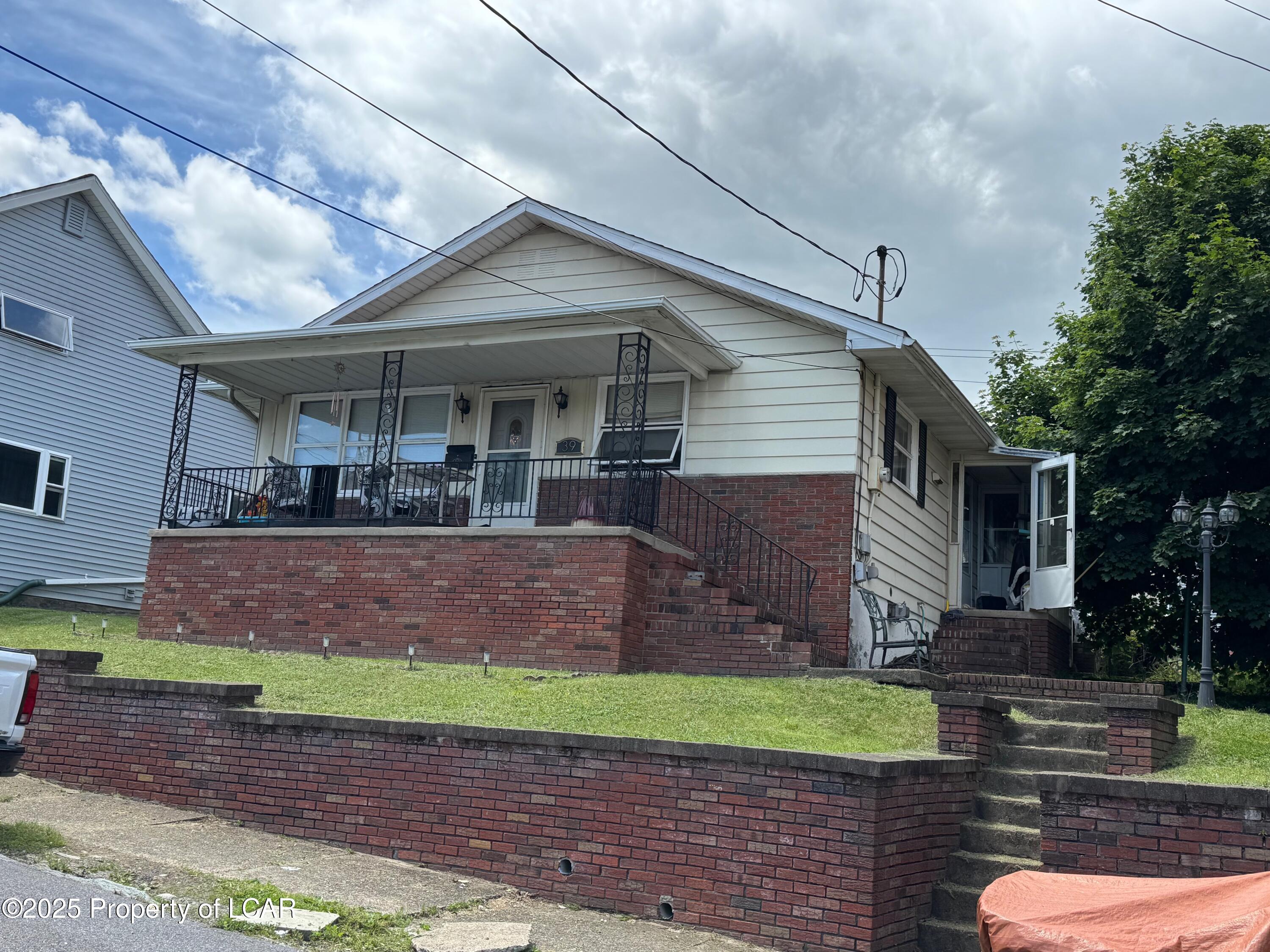 39 Tompkins Street, Pittston, Idaho image 1