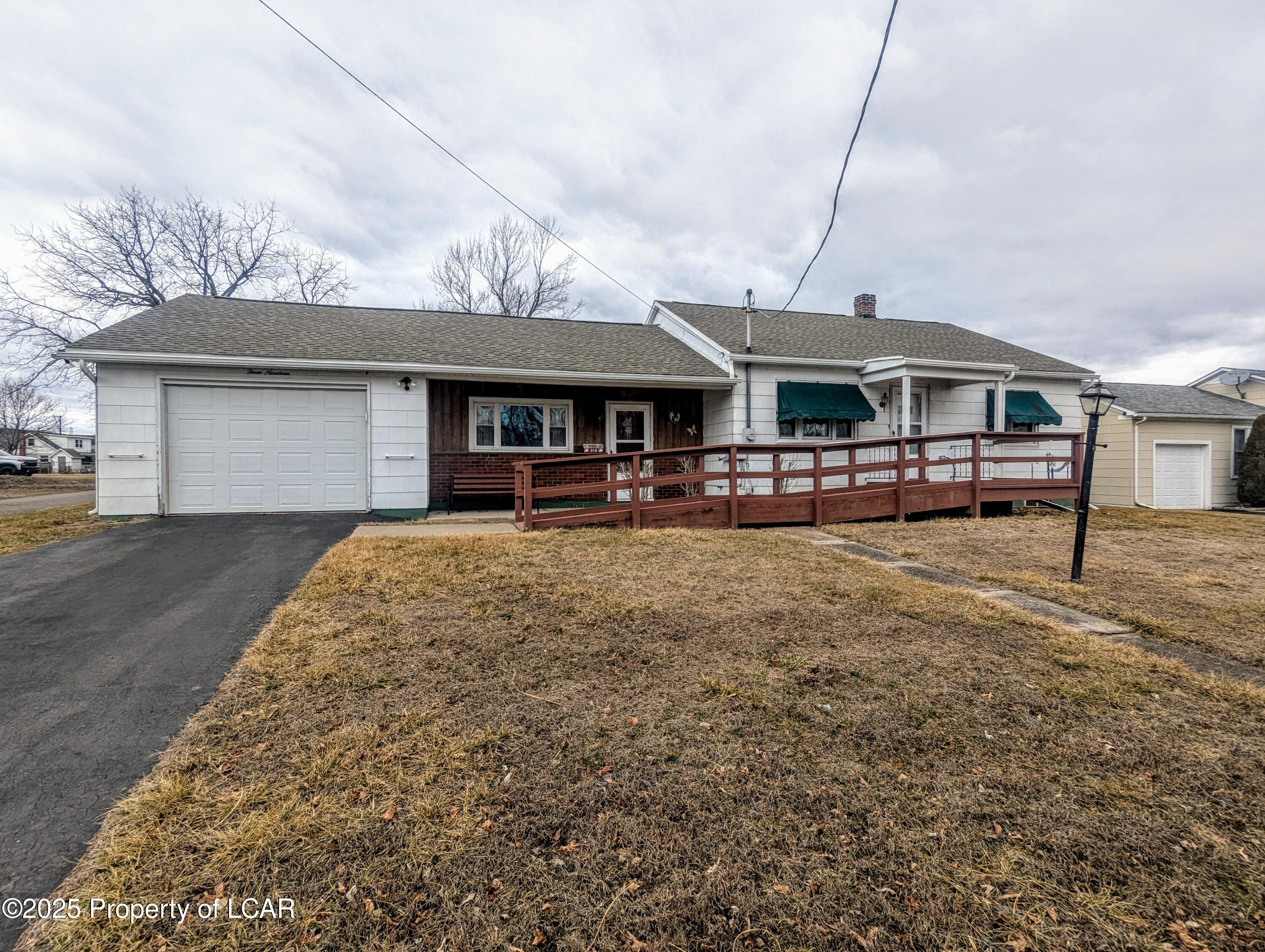 319 E 13th Street, Berwick, Pennsylvania image 1