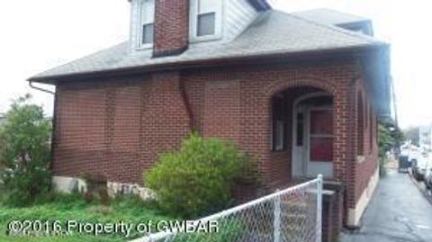 Homes For Sale - 14 4th Street<br/> Hazleton, PA 18201