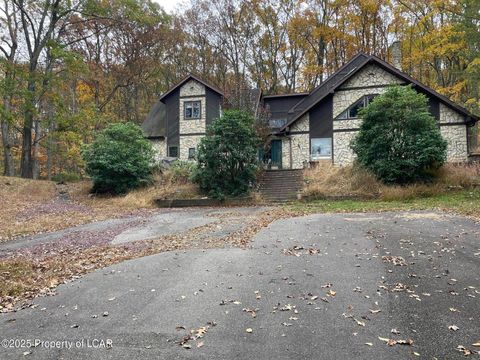 Homes For Sale - 81 Edge Rock Drive<br/> Drums, PA 18222