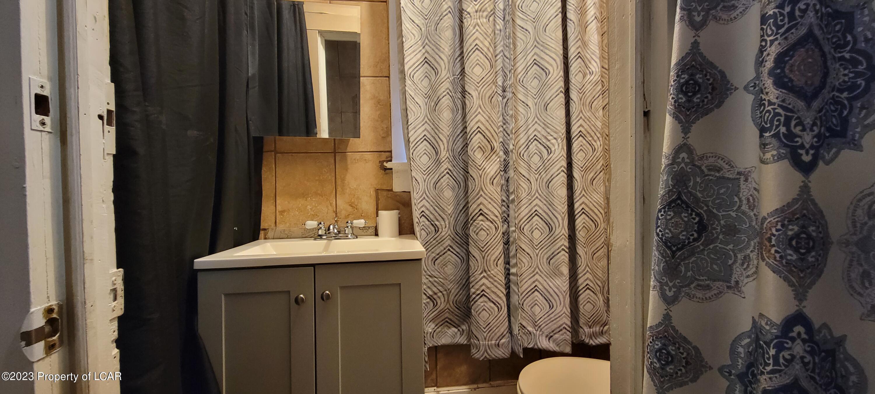 Wilkes-Barre, Pennsylvania 18705, United States, 4 Bedrooms Bedrooms, ,3 BathroomsBathrooms,Residential,Active,69454