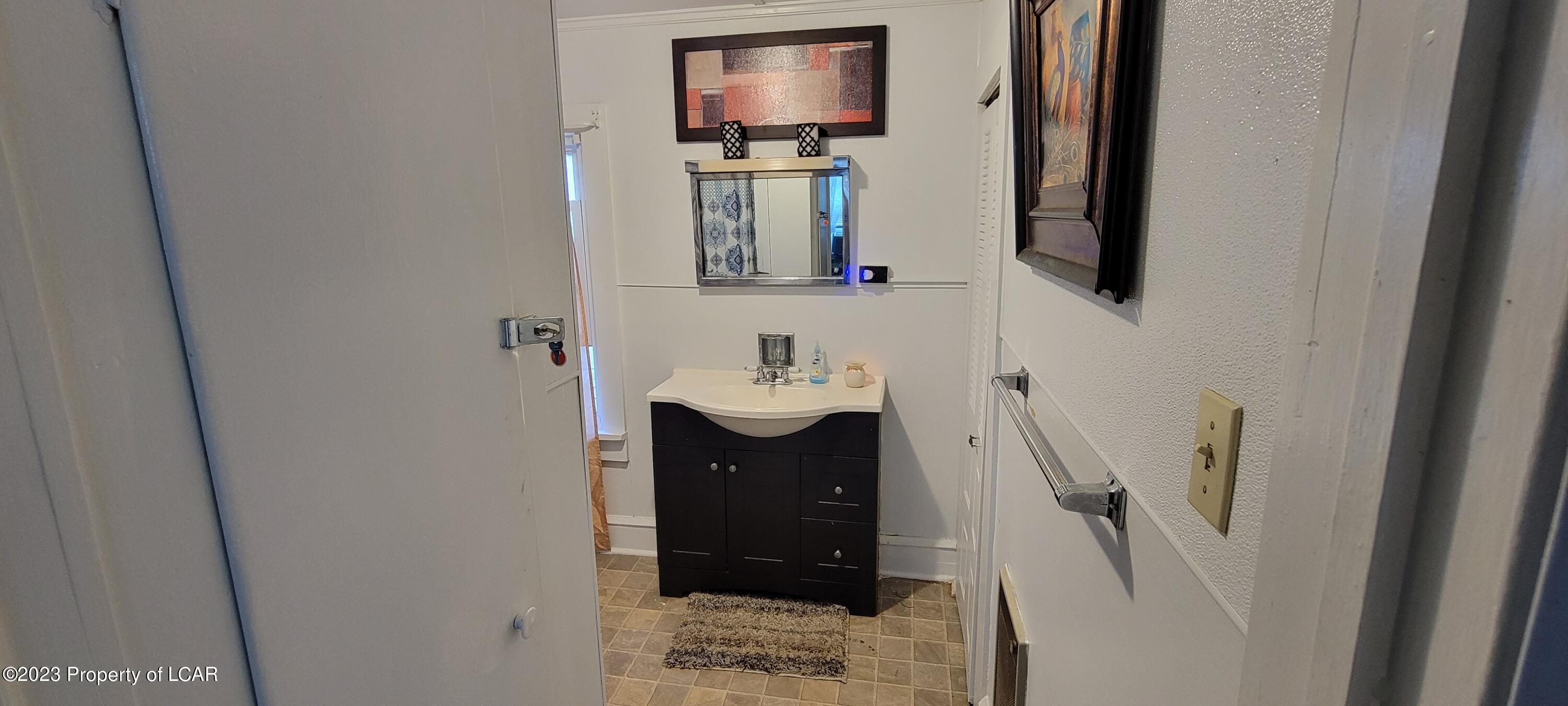 Wilkes-Barre, Pennsylvania 18705, United States, 4 Bedrooms Bedrooms, ,3 BathroomsBathrooms,Residential,Active,69454