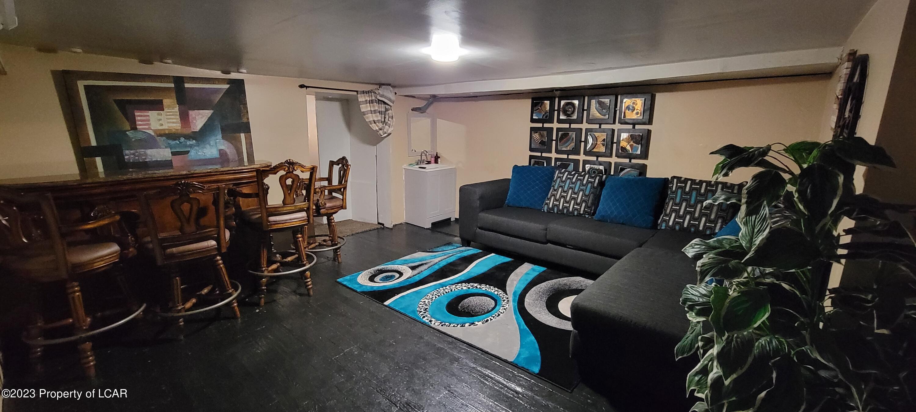 Wilkes-Barre, Pennsylvania 18705, United States, 4 Bedrooms Bedrooms, ,3 BathroomsBathrooms,Residential,Active,69454