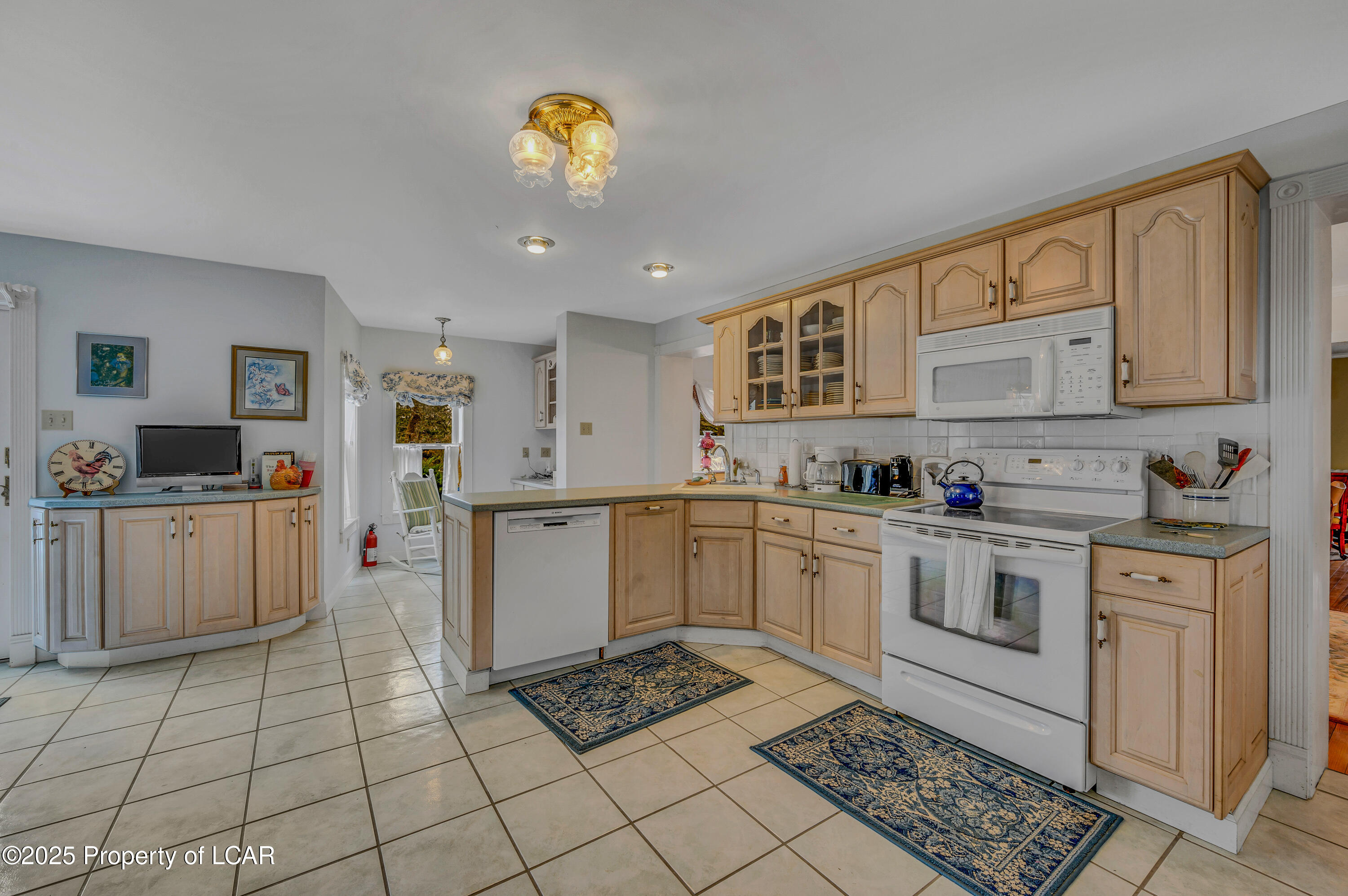 225 Queen Of Peace Road, Harveys Lake, Pennsylvania image 20
