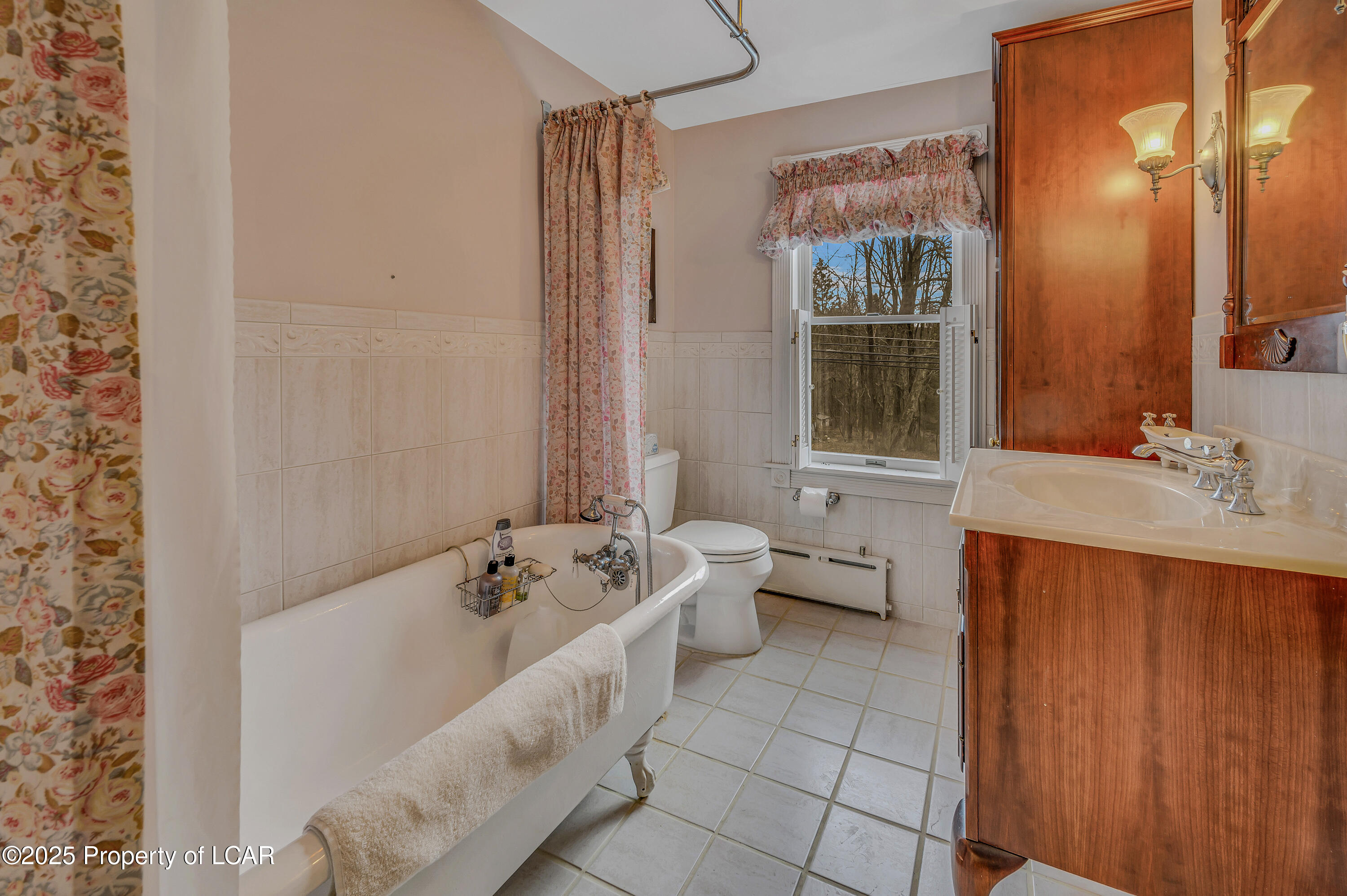 225 Queen Of Peace Road, Harveys Lake, Pennsylvania image 31