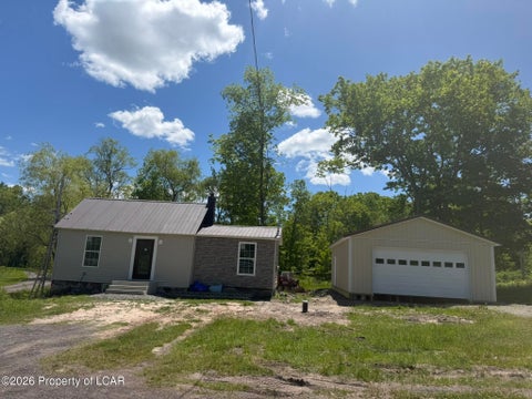 Homes For Sale - 392 Lehman-outlet Road<br/> Dallas, PA 18612