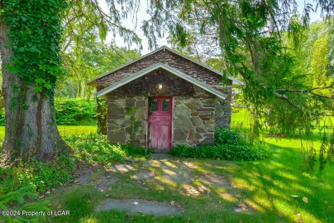 174 Upper Demunds Road, Dallas, Pennsylvania image 43