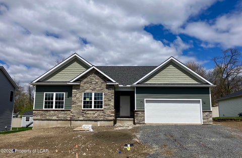 Homes For Sale - 509 Wisteria Drive<br/> Moosic, PA 18507