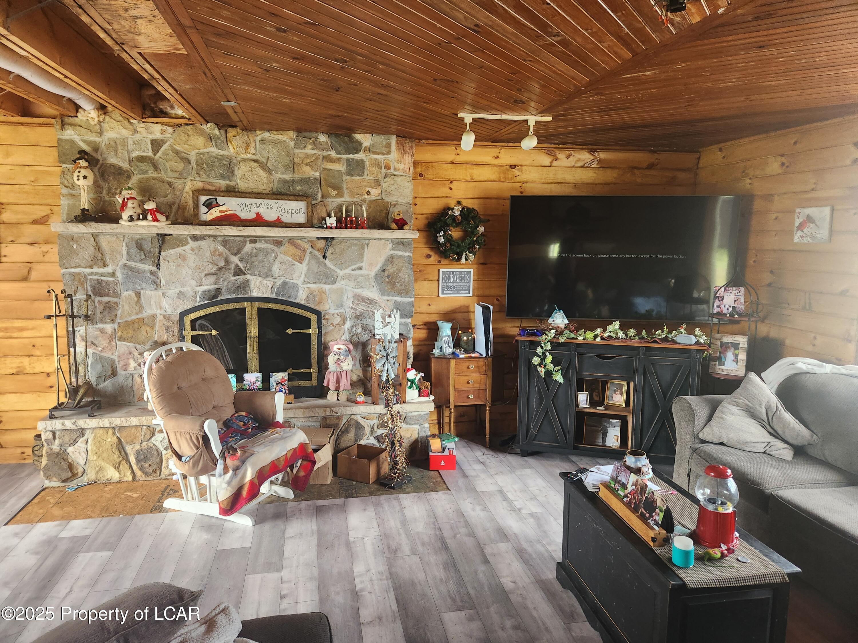 2240 Quakake Road, Weatherly, Texas image 8