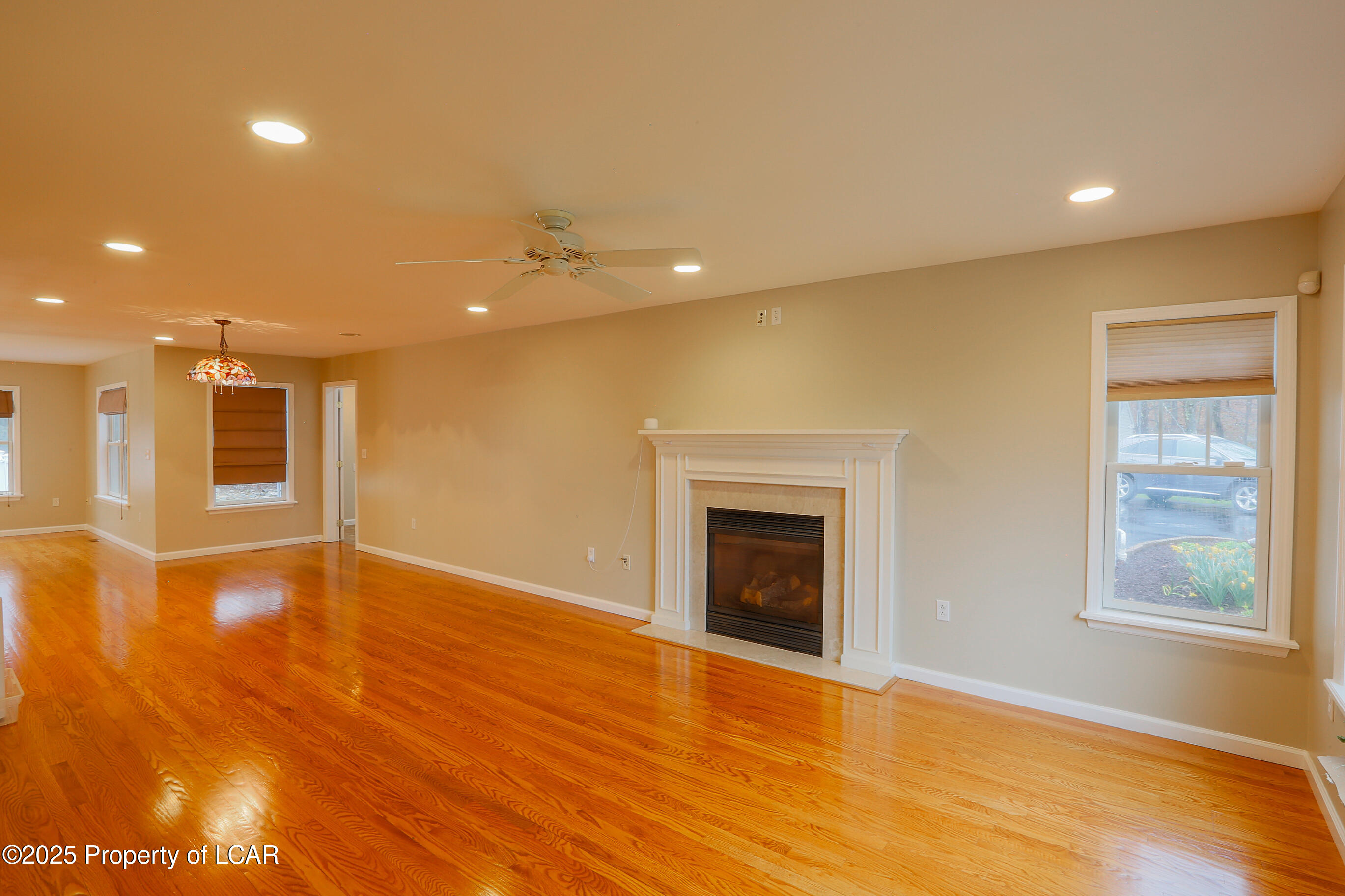 Bear Creek, Pennsylvania 18702, United States, 5 Bedrooms Bedrooms, ,4 BathroomsBathrooms,Residential,Active,119741