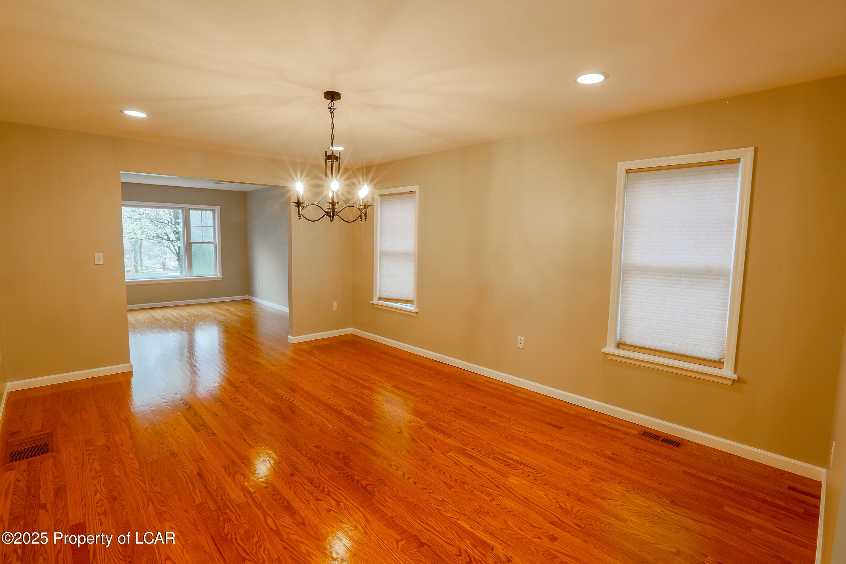 Bear Creek, Pennsylvania 18702, United States, 5 Bedrooms Bedrooms, ,4 BathroomsBathrooms,Residential,Active,119741