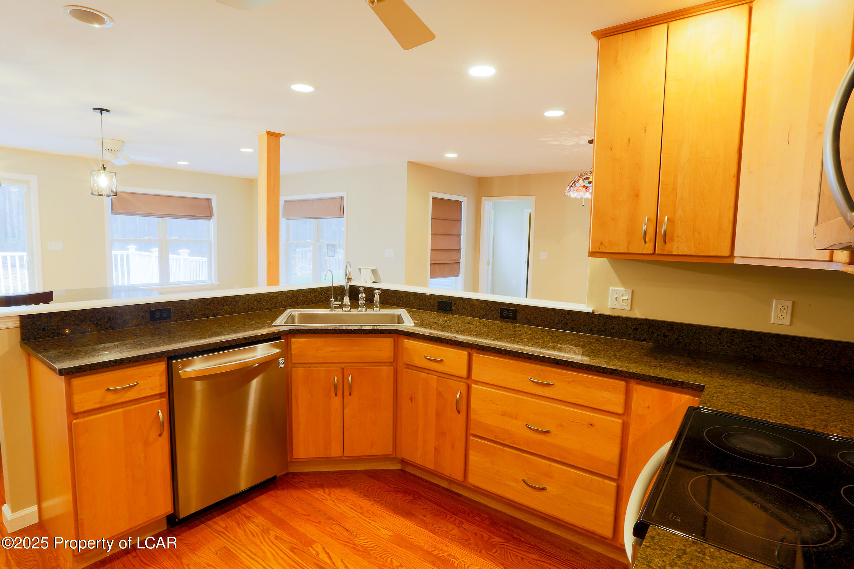 Bear Creek, Pennsylvania 18702, United States, 5 Bedrooms Bedrooms, ,4 BathroomsBathrooms,Residential,Active,119741