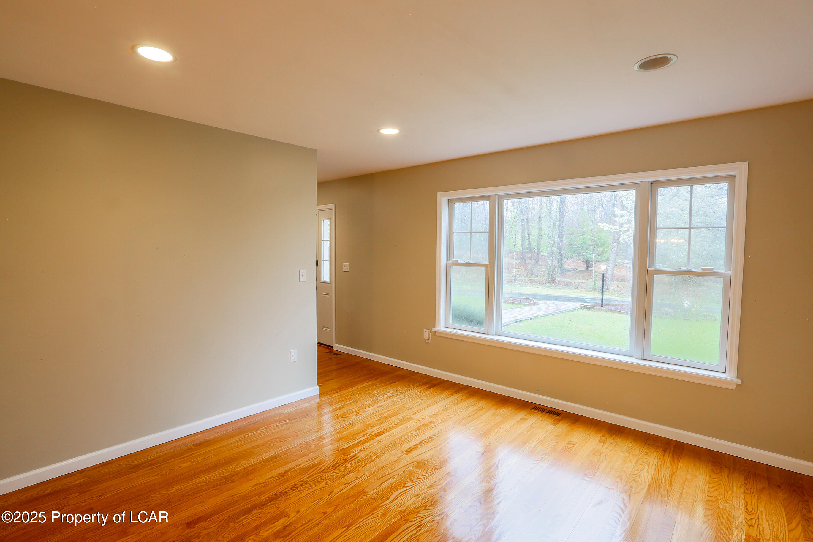 Bear Creek, Pennsylvania 18702, United States, 5 Bedrooms Bedrooms, ,4 BathroomsBathrooms,Residential,Active,119741