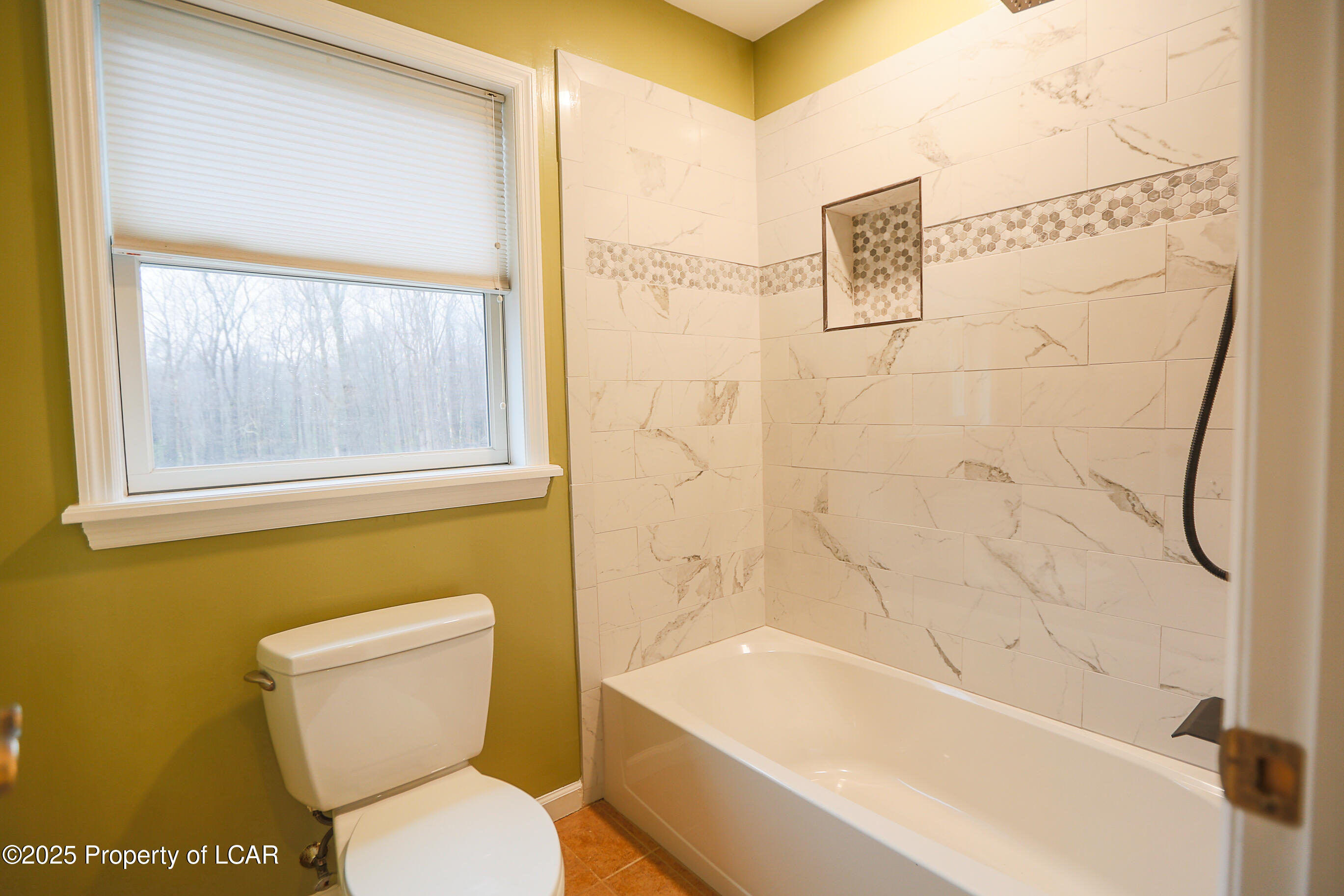 Bear Creek, Pennsylvania 18702, United States, 5 Bedrooms Bedrooms, ,4 BathroomsBathrooms,Residential,Active,119741