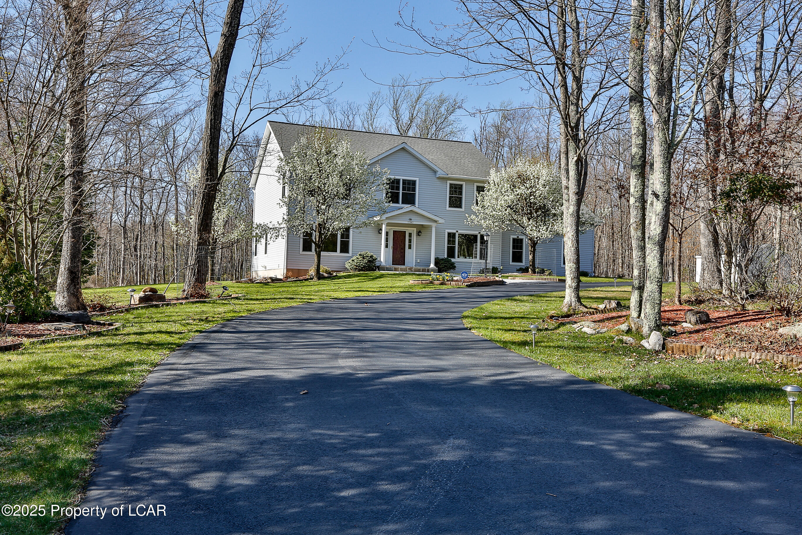 Bear Creek, Pennsylvania 18702, United States, 5 Bedrooms Bedrooms, ,4 BathroomsBathrooms,Residential,Active,119741