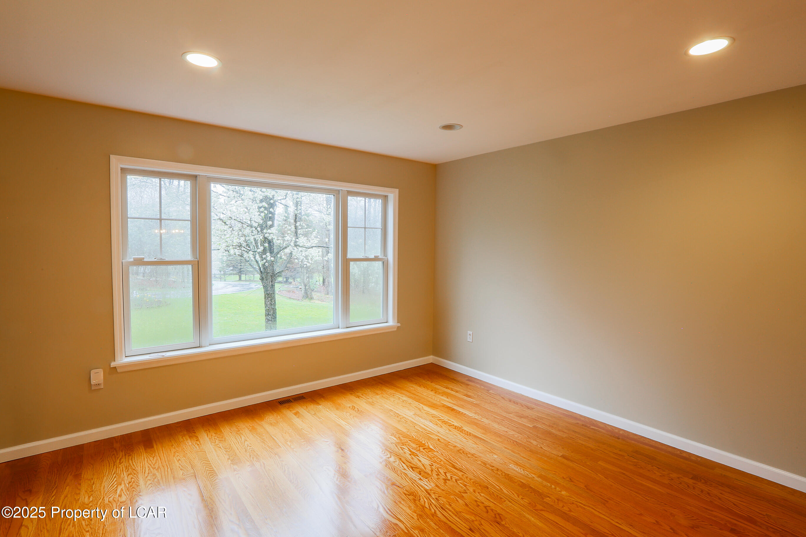 Bear Creek, Pennsylvania 18702, United States, 5 Bedrooms Bedrooms, ,4 BathroomsBathrooms,Residential,Active,119741