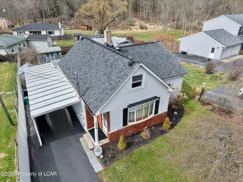 Homes For Sale - 1074 Lower Demunds Road<br/> Dallas, PA 18612