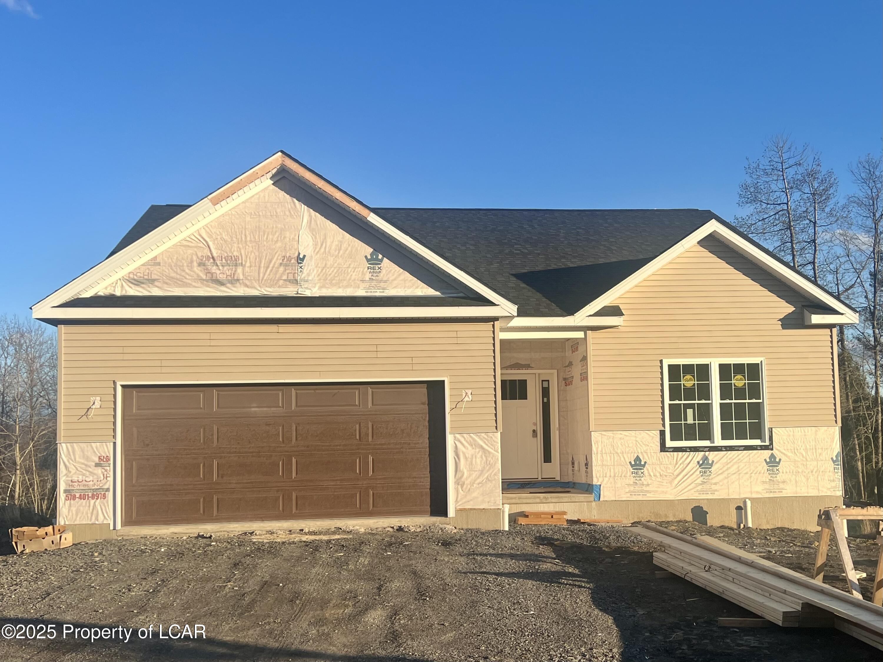 18 Sunset View Drive, Nanticoke, Pennsylvania image 1