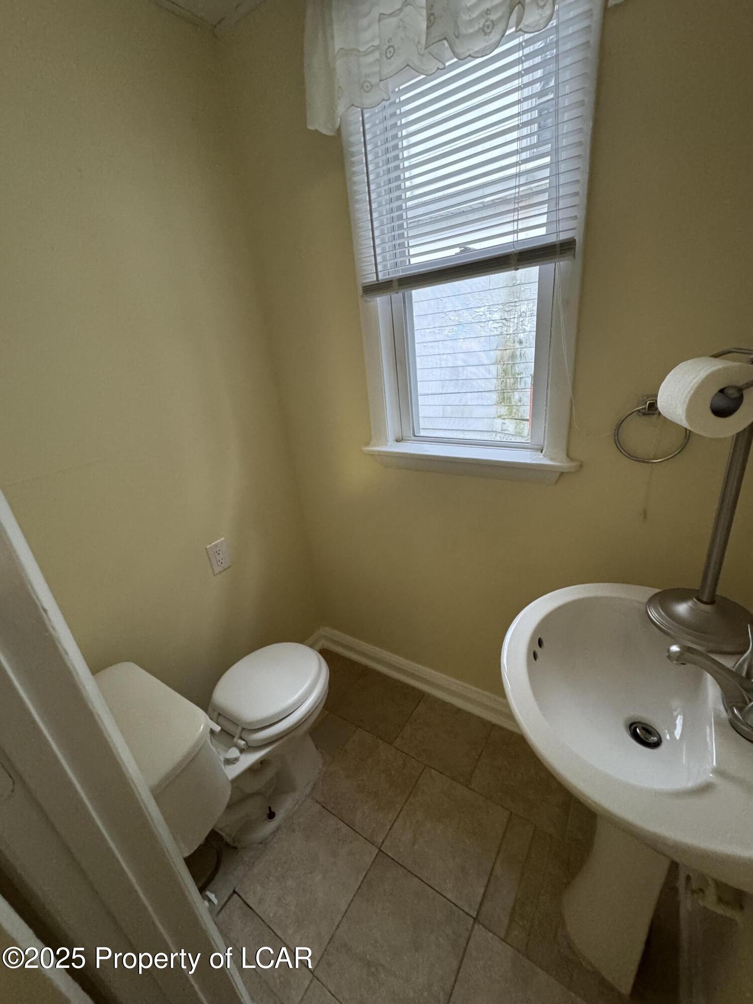 407 Cranberry Avenue Ave, Hazleton, Pennsylvania image 9