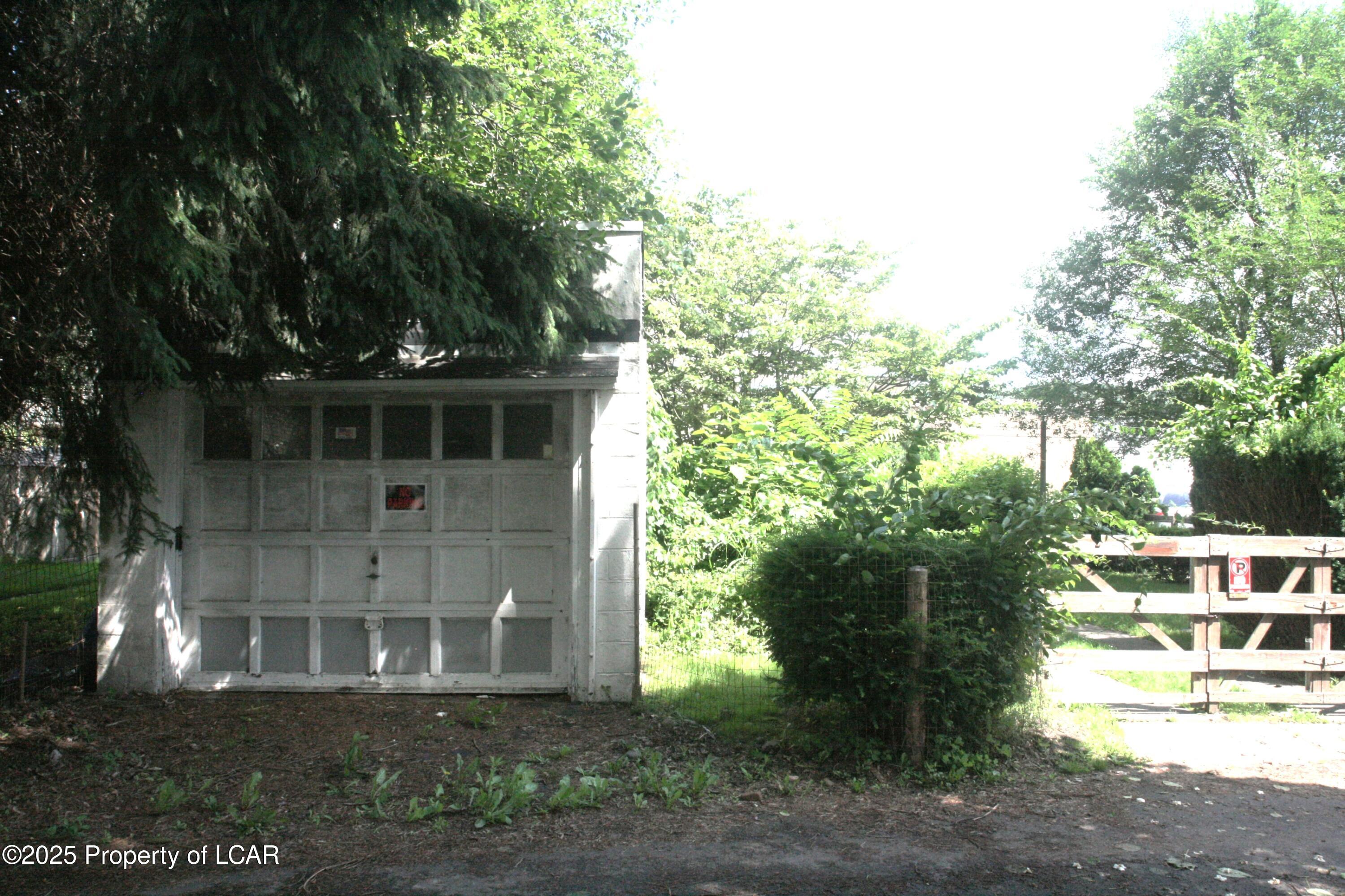 Plymouth, Pennsylvania 18651, United States, 3 Bedrooms Bedrooms, ,1 BathroomBathrooms,Residential,Pending,154875