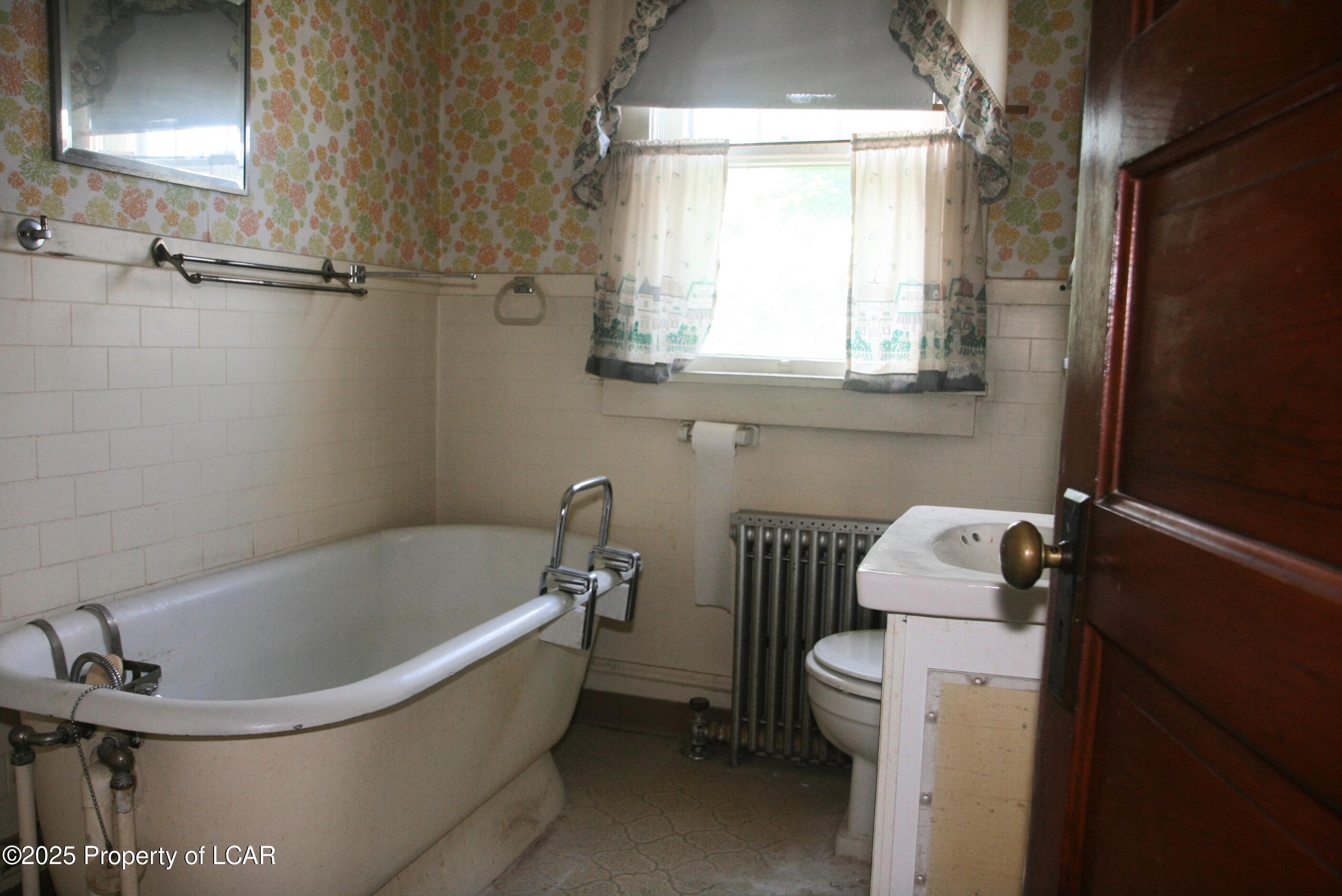 Plymouth, Pennsylvania 18651, United States, 3 Bedrooms Bedrooms, ,1 BathroomBathrooms,Residential,Pending,154875