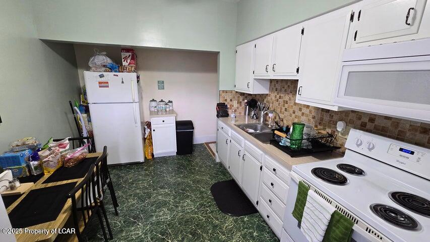 Plymouth, Pennsylvania 18651, United States, 10 Bedrooms Bedrooms, ,7 BathroomsBathrooms,Residential,Active,196660