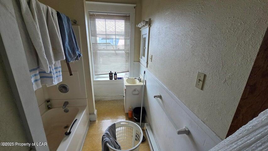 Plymouth, Pennsylvania 18651, United States, 10 Bedrooms Bedrooms, ,7 BathroomsBathrooms,Residential,Active,196660