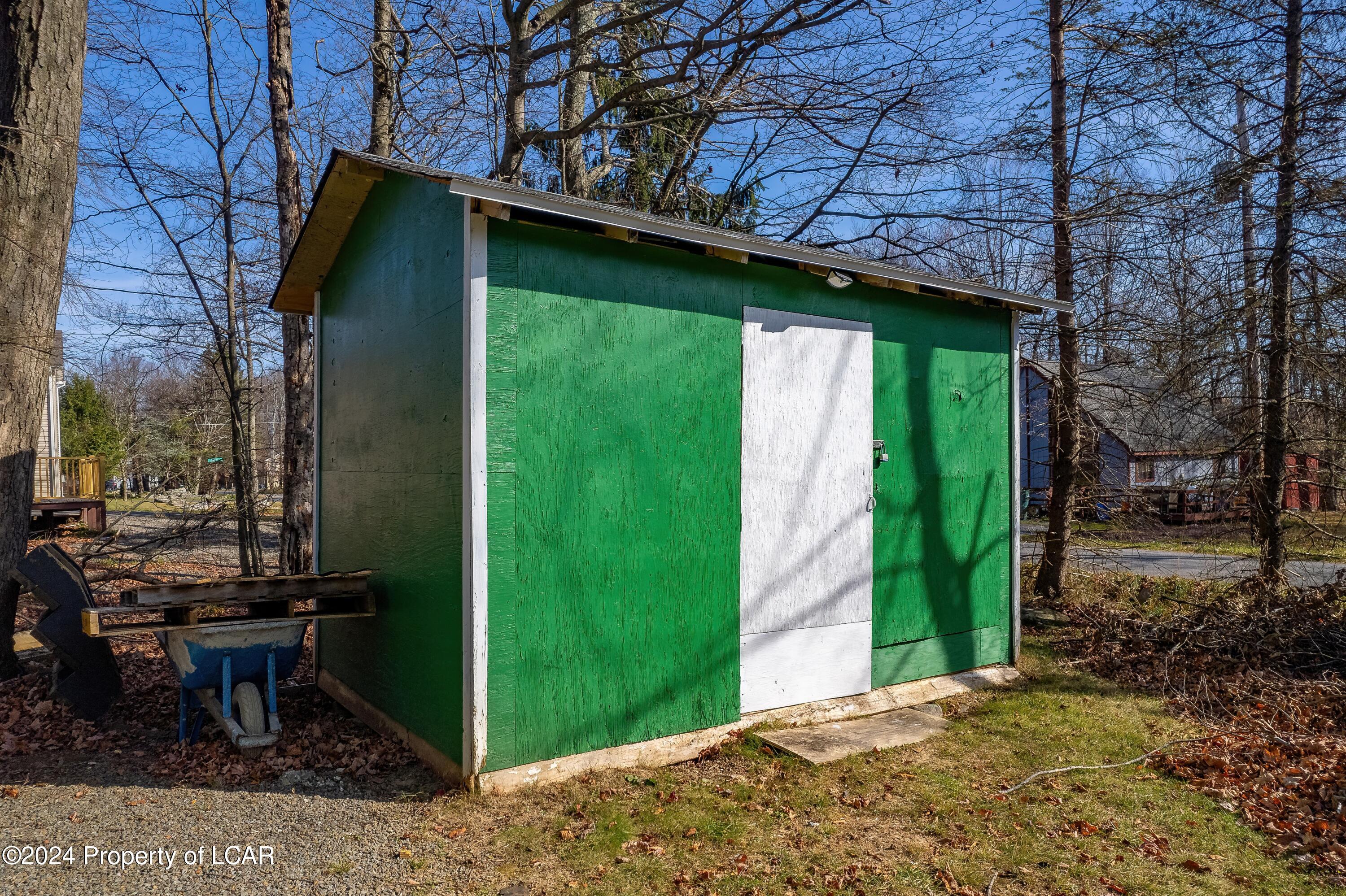 1175 Tree Top Drive, Tobyhanna, Pennsylvania image 7